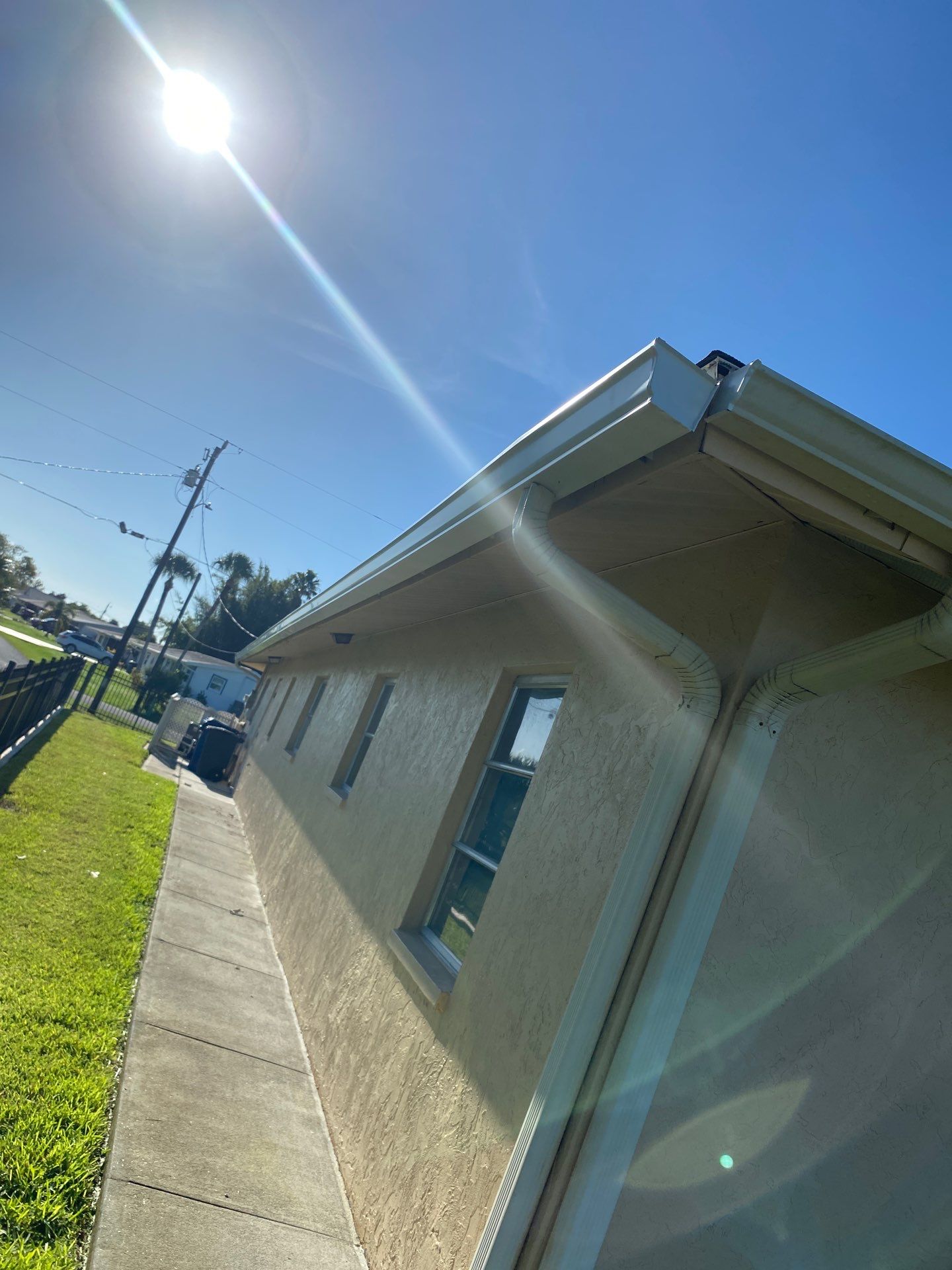 7-Inch Seamless Gutters for Heavy Rain Protection in Englewood FL