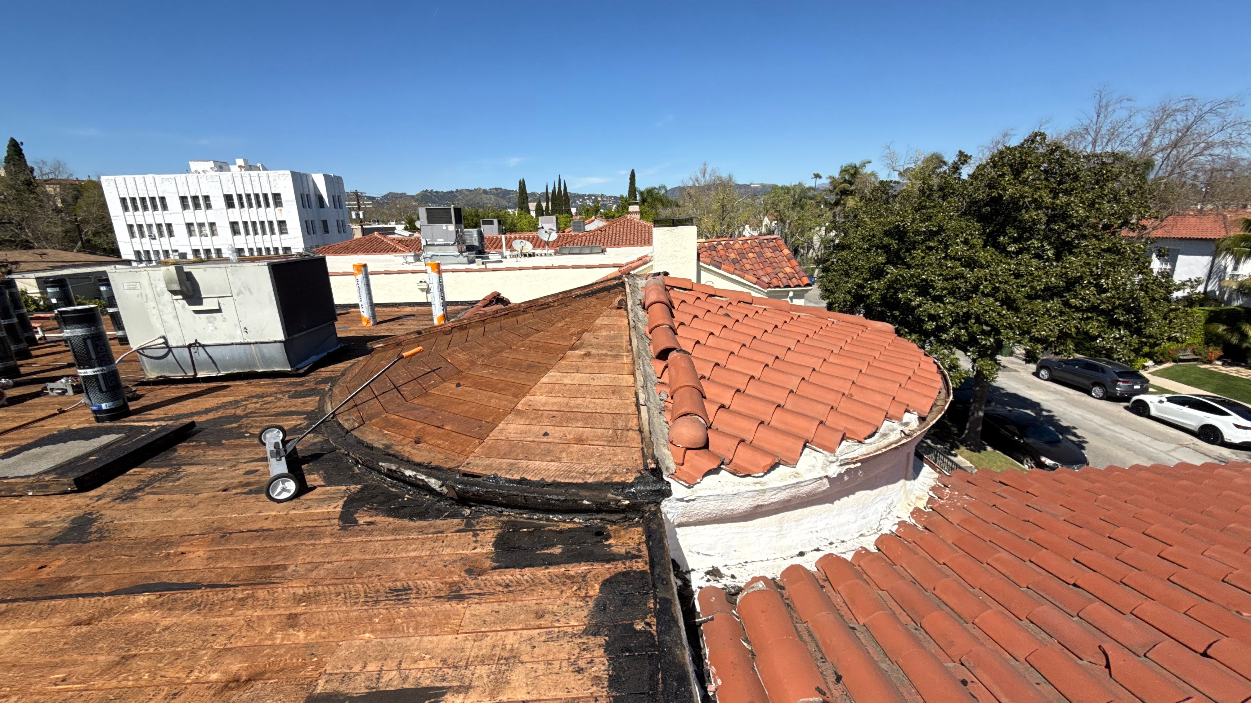 New Roof! Apartment Building in L.A.  by Hull Brothers Roofing