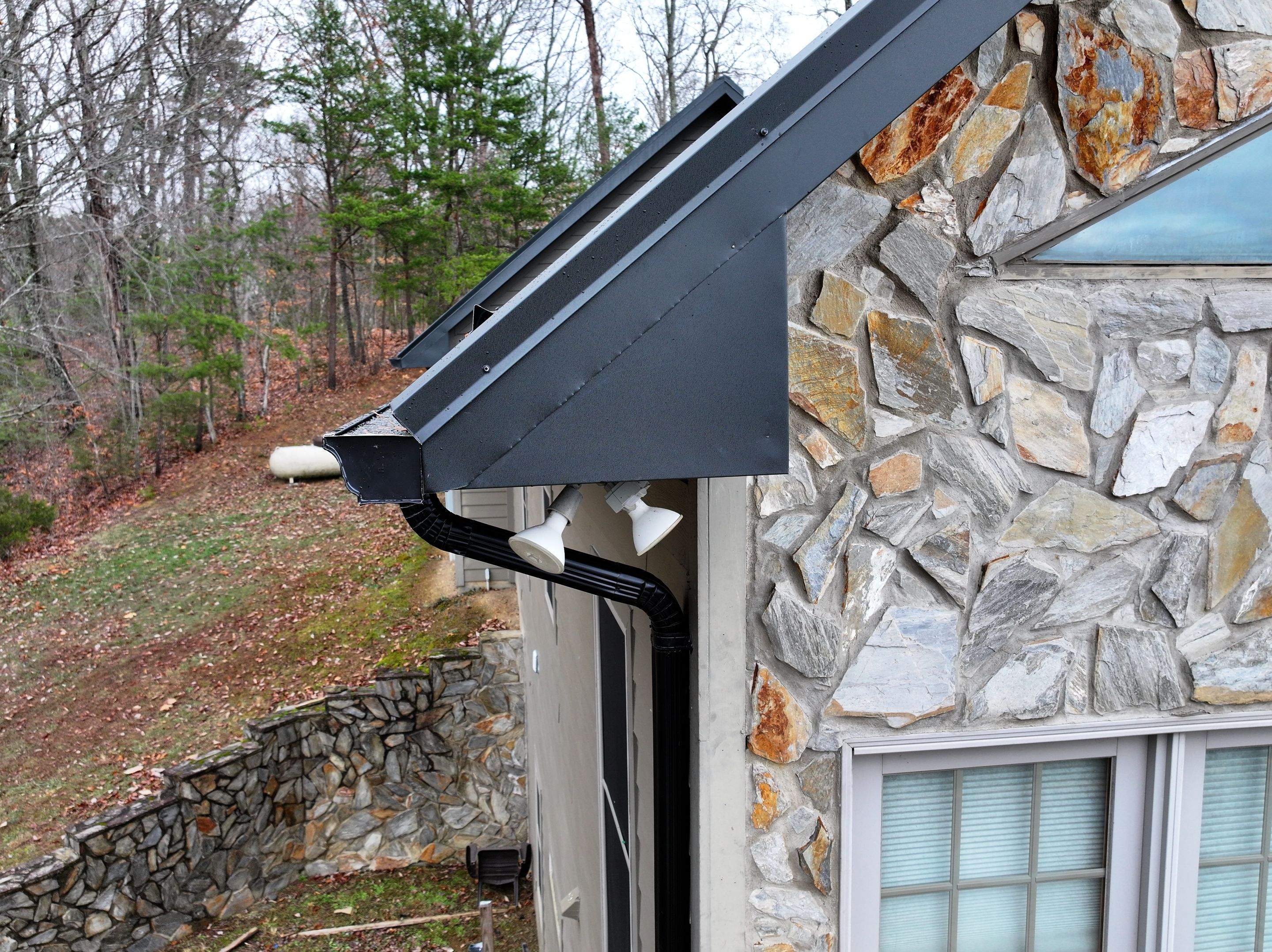 Smith Residence  by Omnia Roofing