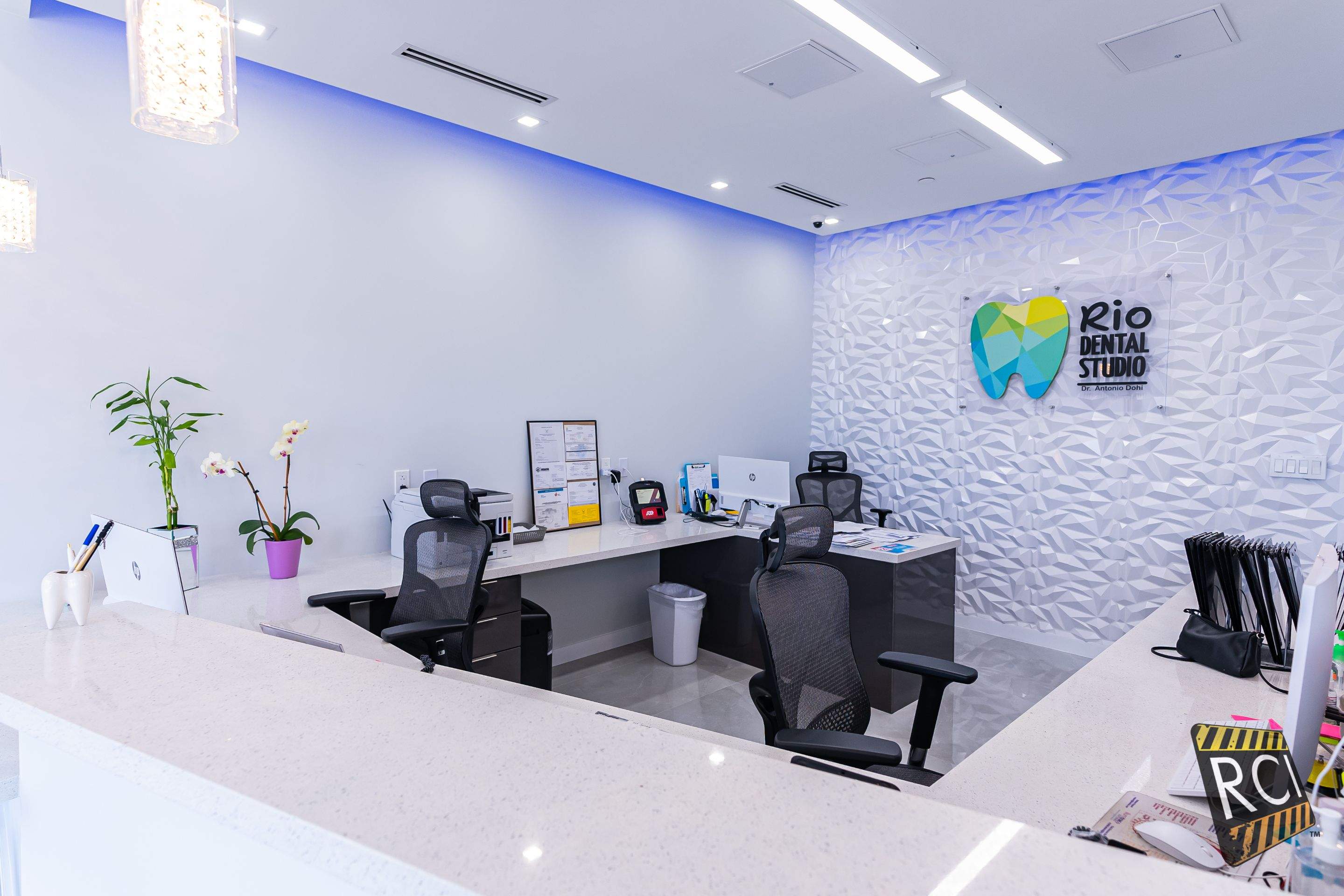 Rio Dental Studio by Ruiz Construction Inc