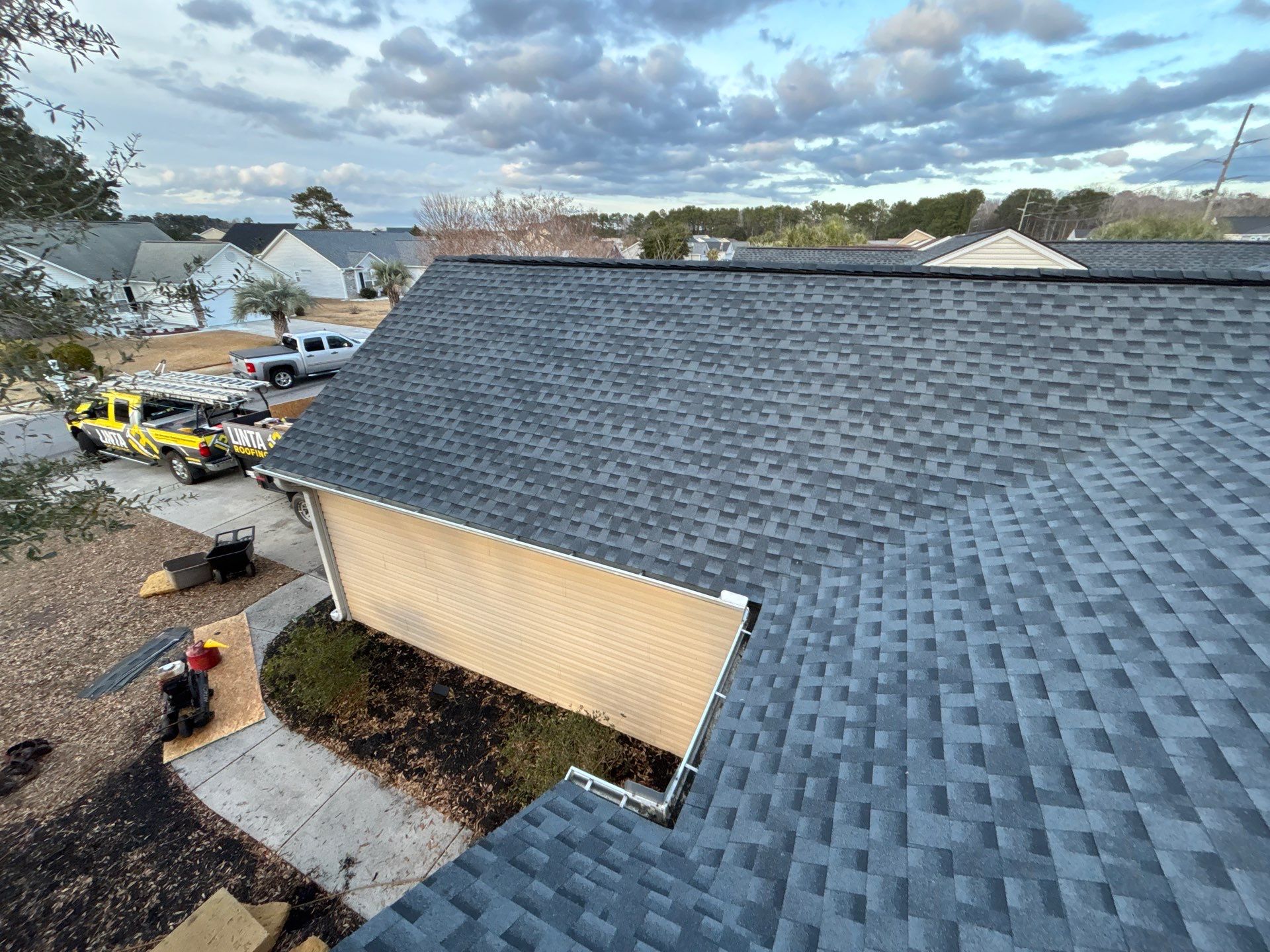 GAF HDZ - Charcoal by Linta Roofing Inc
