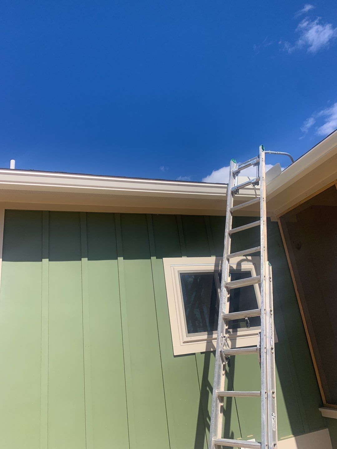 6 Inch Seamless Gutters using K-Style Seamless Gutters in Wewahitchka, FL by Gutter Professors