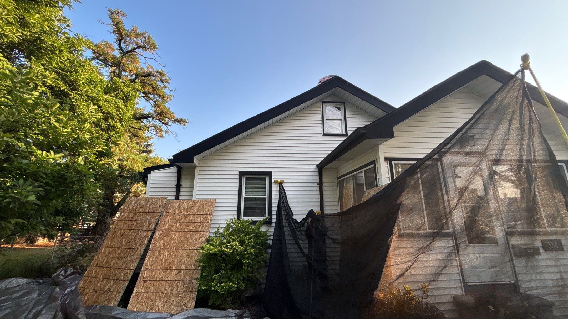 Roof Replacement using Owens Corning Onyx Black by 180 Contractors