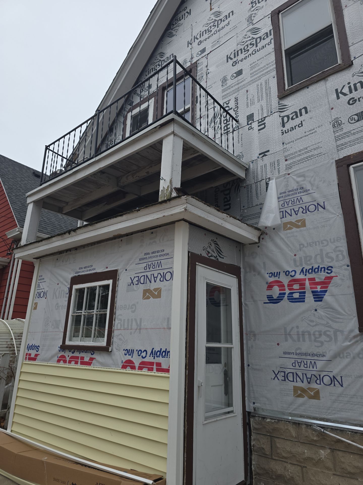 Sunshine siding install !  by Gellings Roofing and Siding LLC