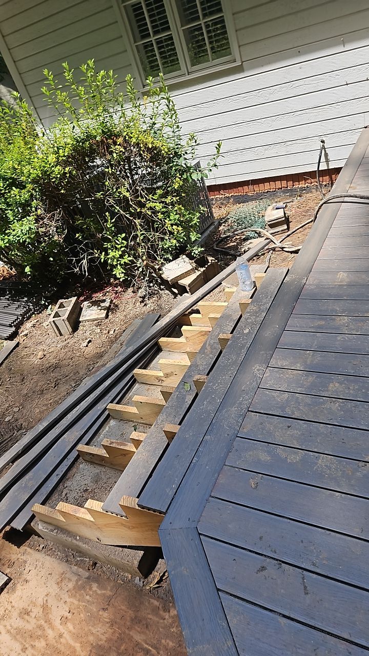 Jameswood Lane - Composite Deck Build by Pillar and Pine