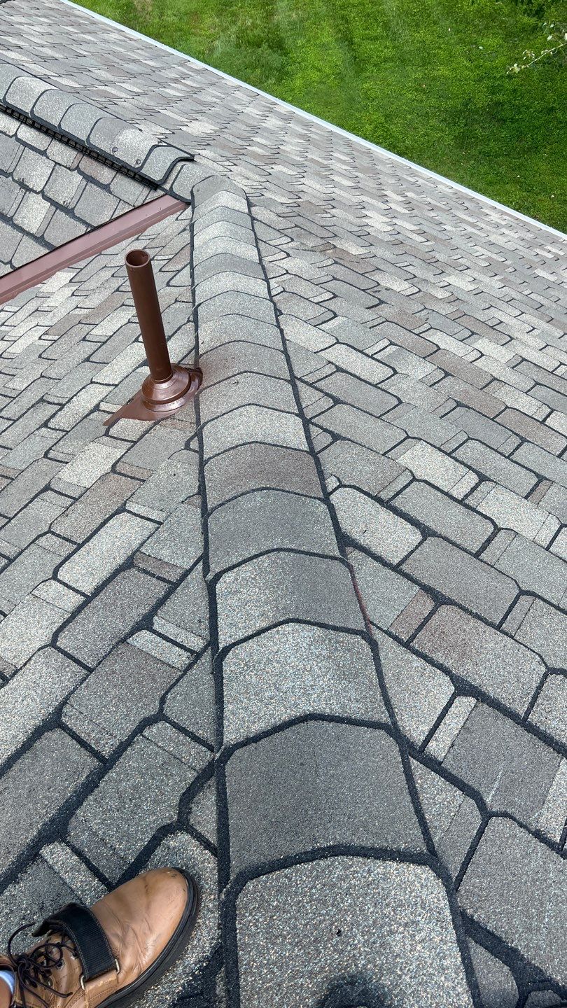 Roof Replacement using Certainteed Grand Manor Shingles by American Home Contractors