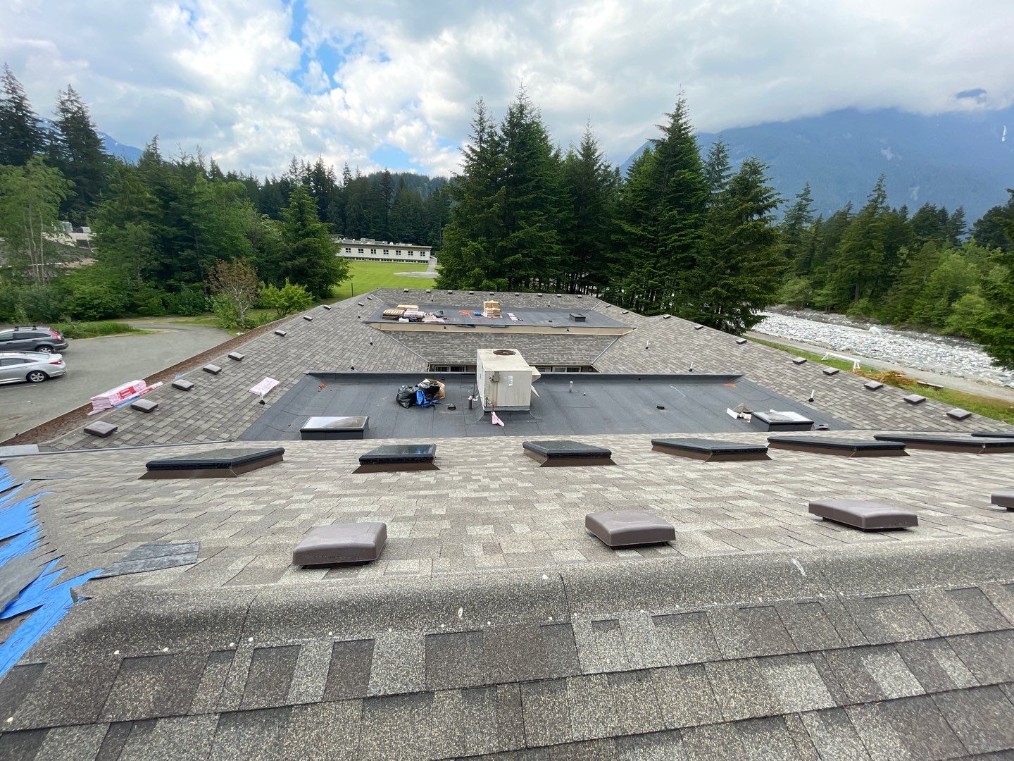 Residential ReRoofing Installation using OC Oakridge shingles by Top Notch Roofing Inc