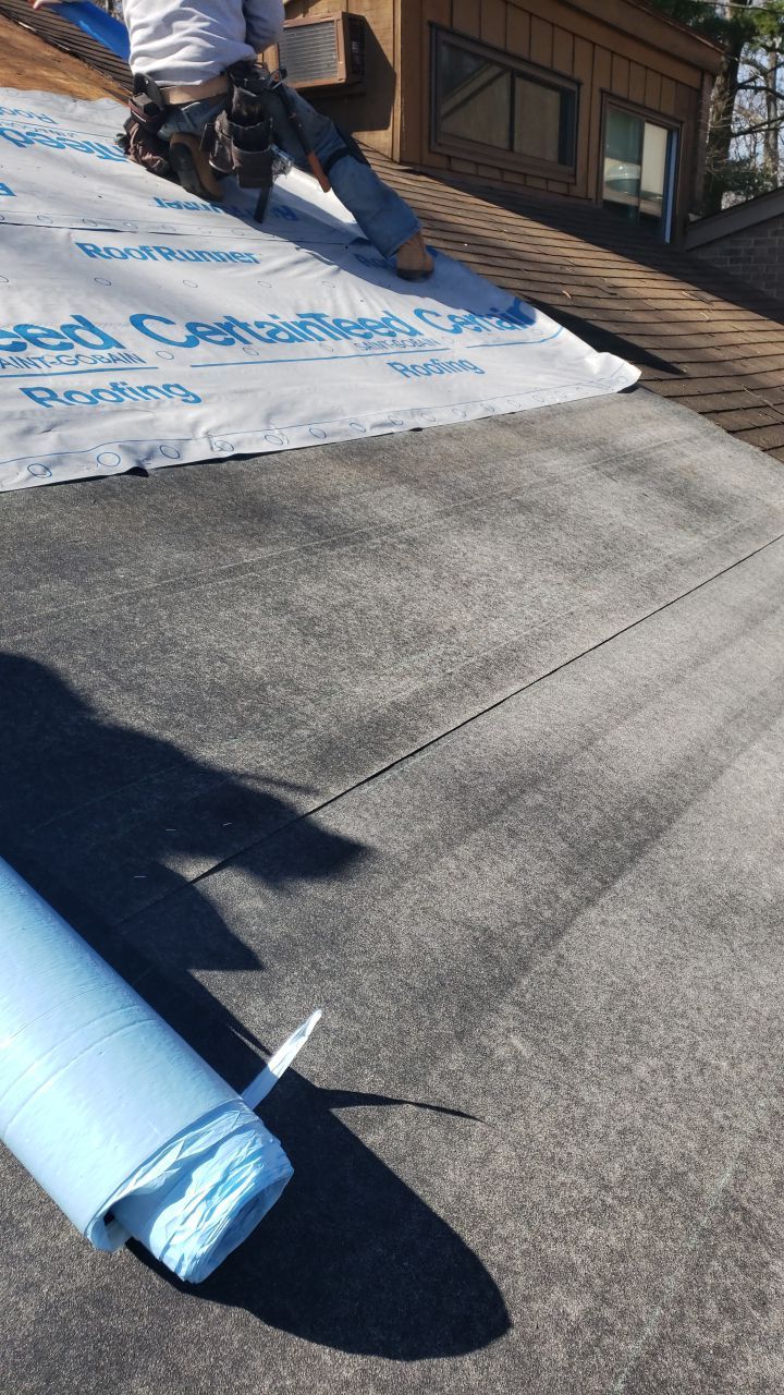 Reston CertainTeed Landmark Resawn Shake New Roof Installation & Siding/Trim Repairs by RM Banning, Inc.