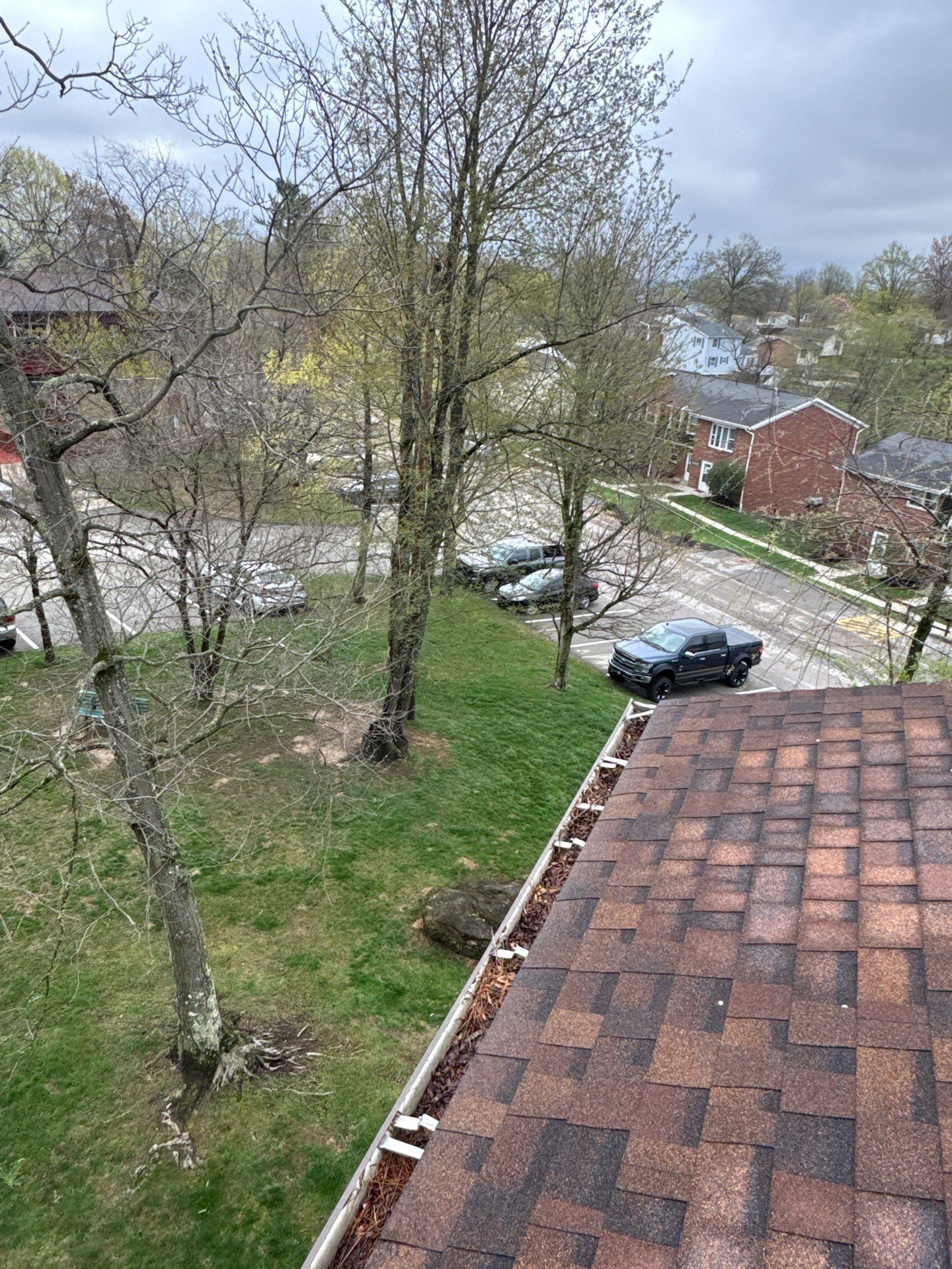 HOA gutter cleaning before