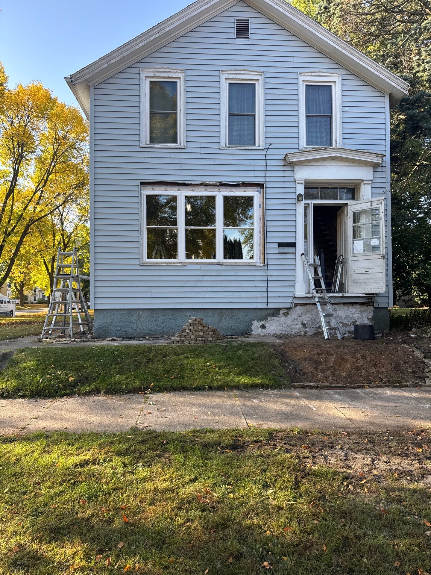 FULL HOME SIDING MAKEOVER SHEBOYGAN  by Gellings Roofing & Siding