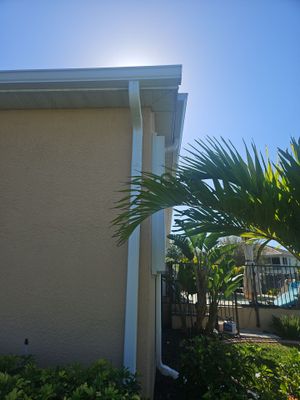 White 6 Inch Seamless Gutters using K-Style Seamless Gutters in Punta Gorda FL