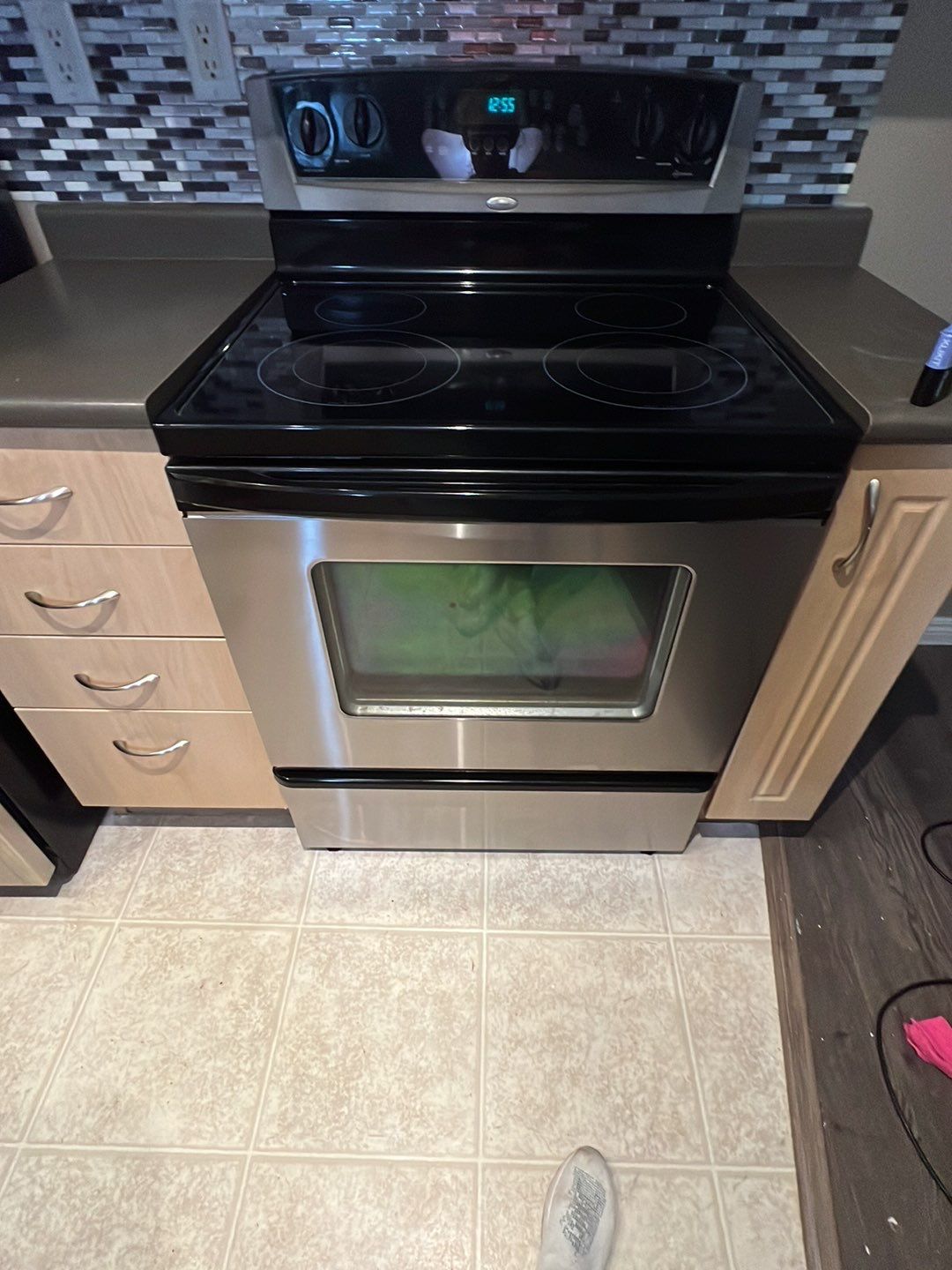 Moveout Clean - Very dirty by Tidyups Cleaning Service Inc