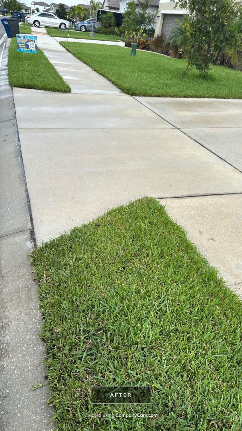 🚿 Concrete Driveway, Sidewalk & Entryway Cleaning – Trevesta Community, Palmetto, FL by Sunshine AquaWash