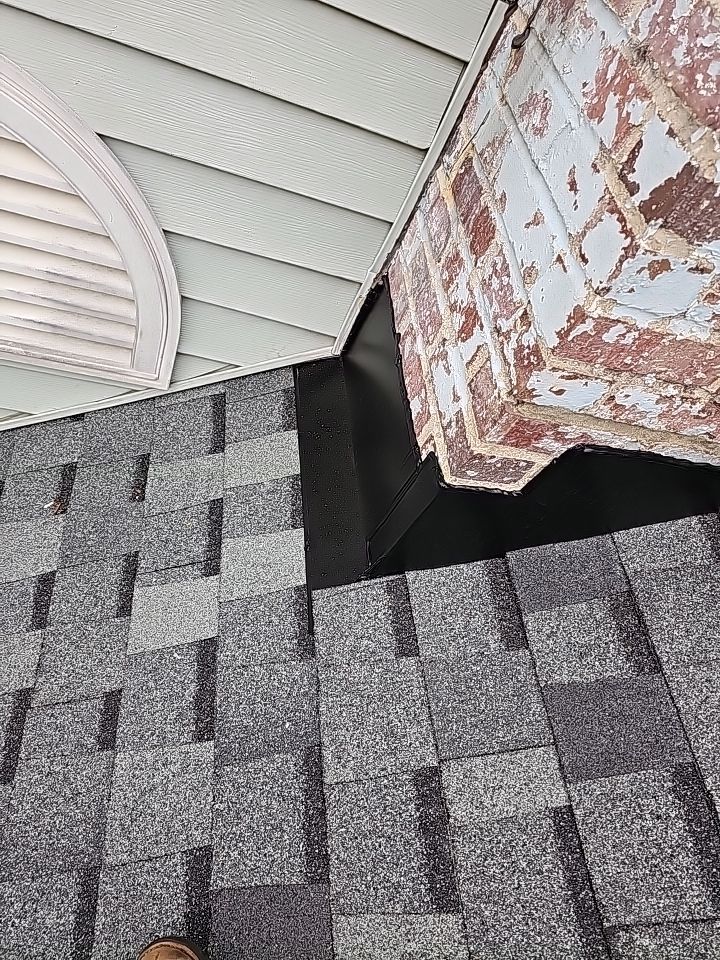 ATLAS PINNACLE COLOR: HEARTHSTONE DRIP EDGE: WHITE by Eagle Eye Roofing