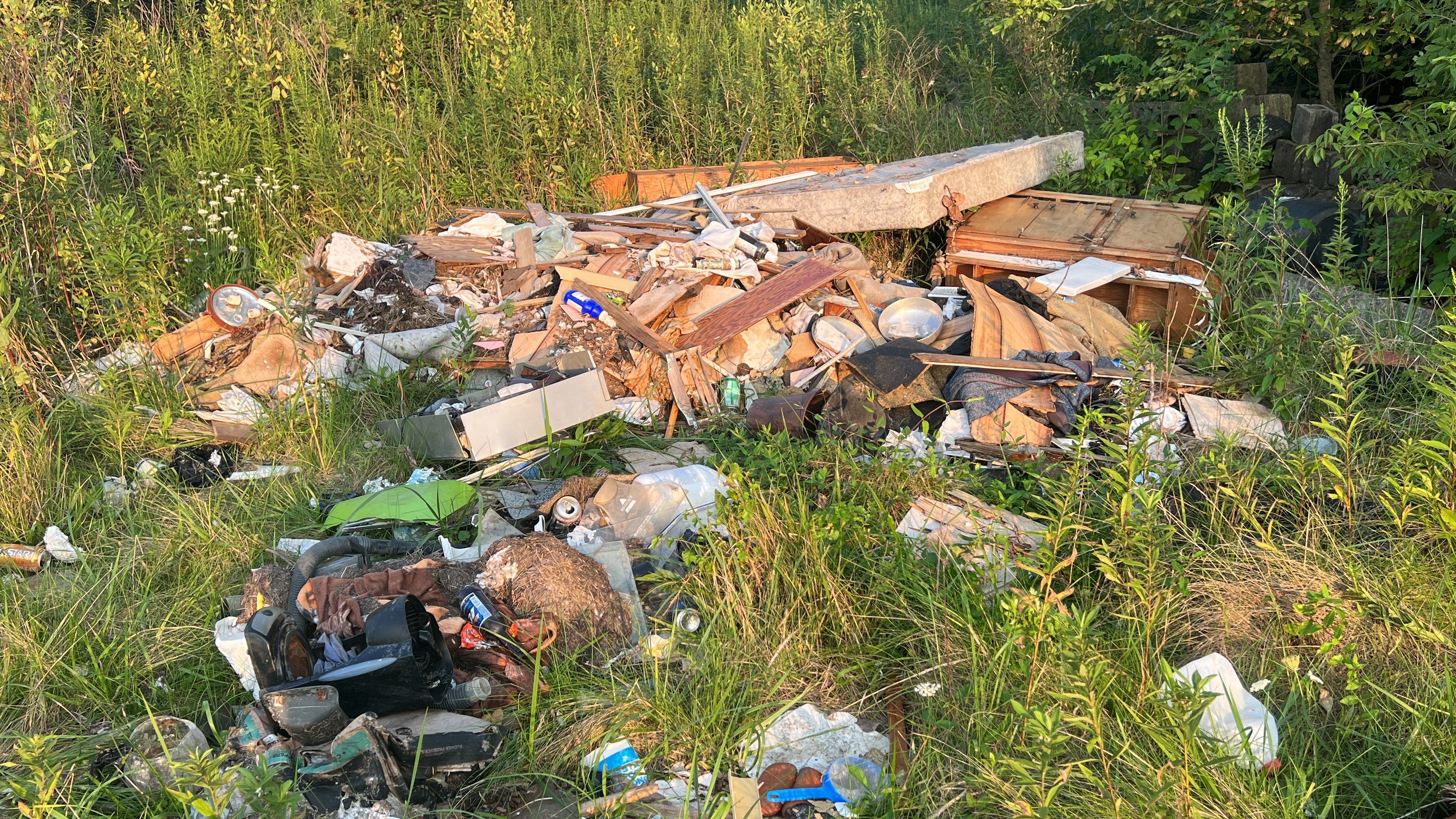 Exterior Junk Removal by 10X Property Mgt
