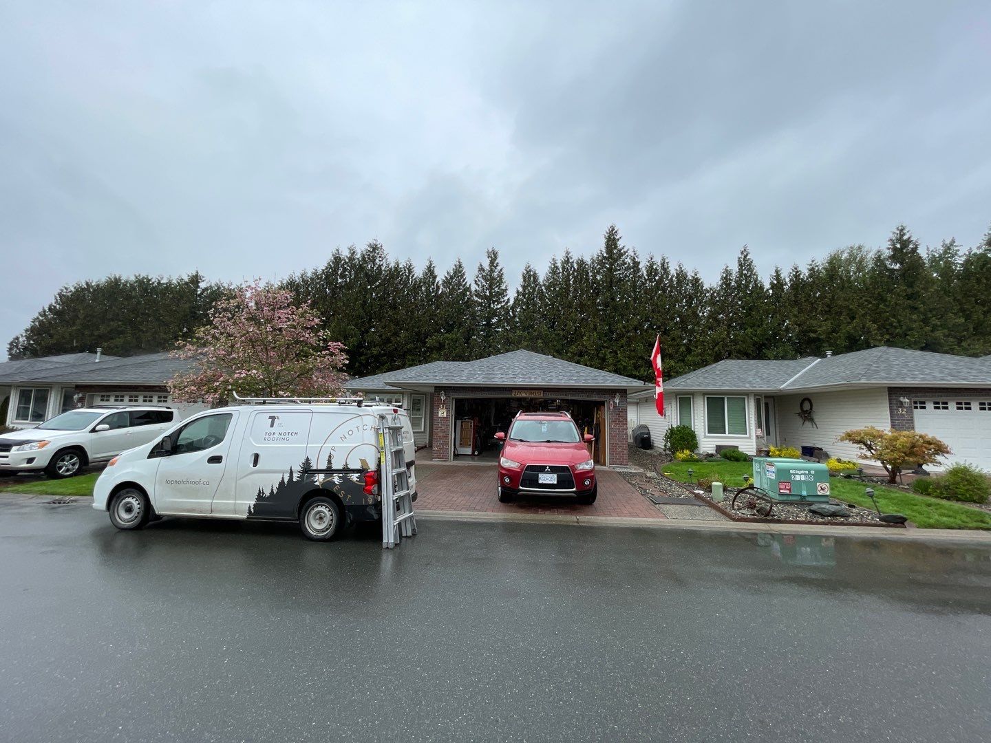 Residential ReRoofing Installation using OC Estate Gray Shingles by Top Notch Roofing Inc