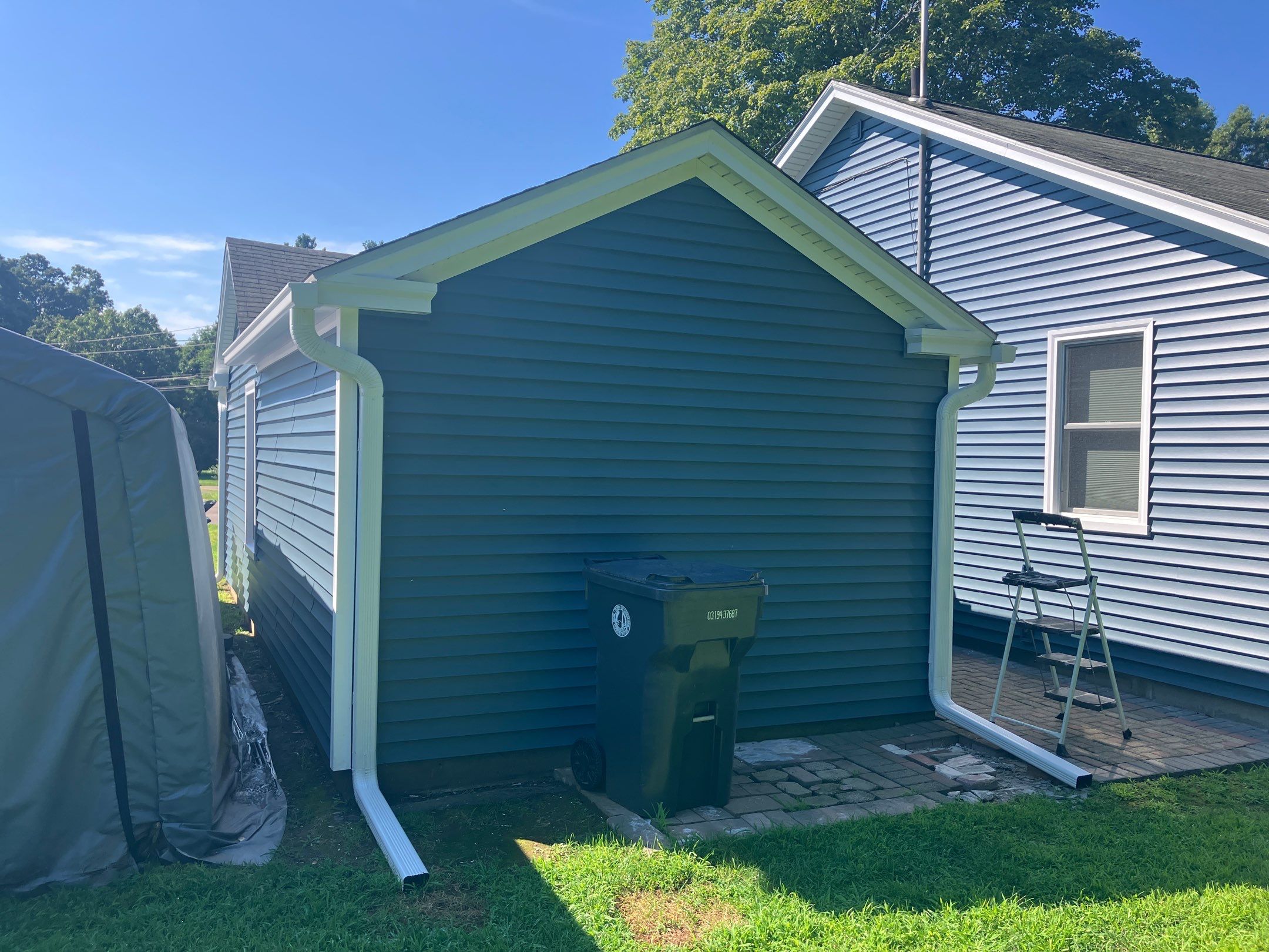 Siding using Cert Monogram D/4 x 12'6" clapboard, Pacific Blue by DiGiorgi Roofing and Siding Inc