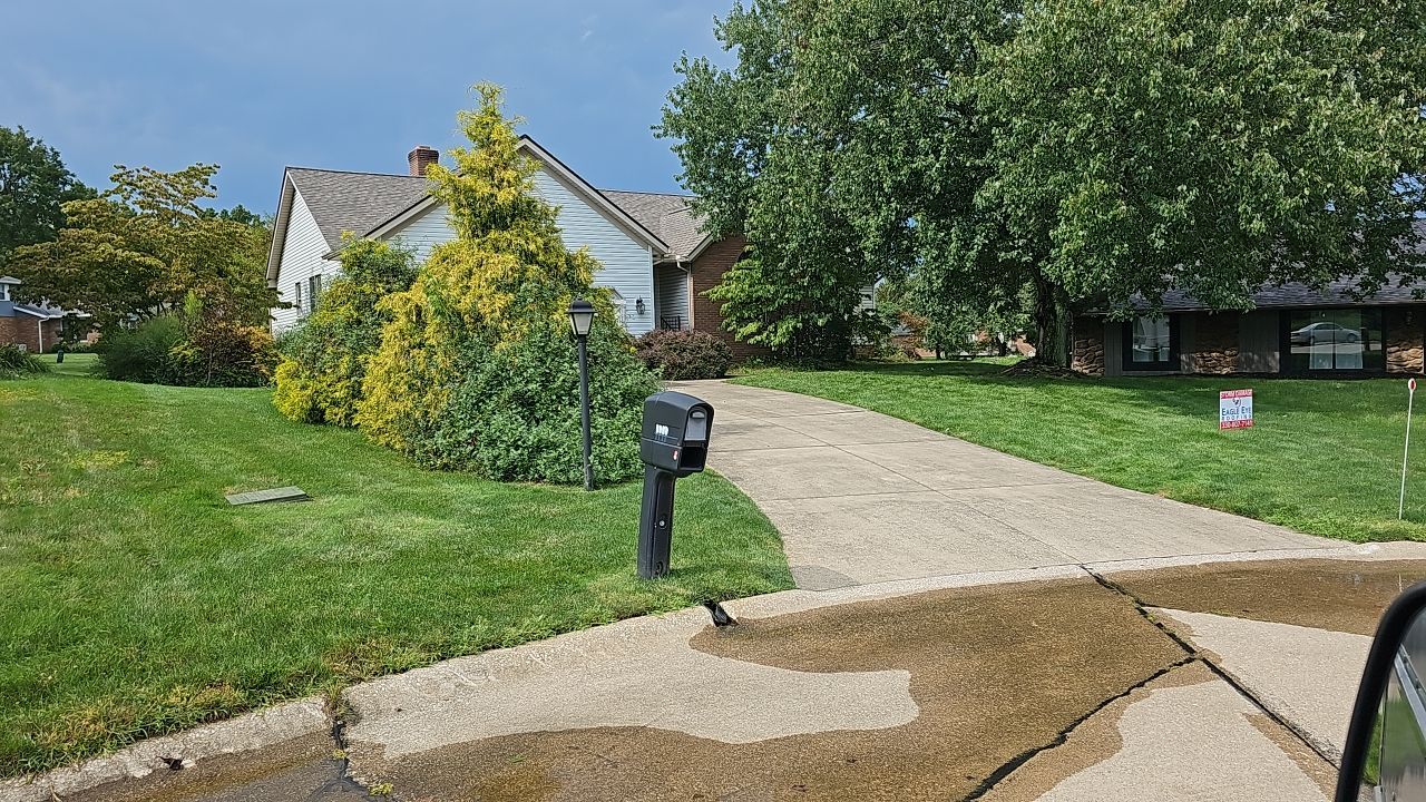 ATLAS PINNACLE COLOR: WEATHERED SHADOW by Eagle Eye Roofing