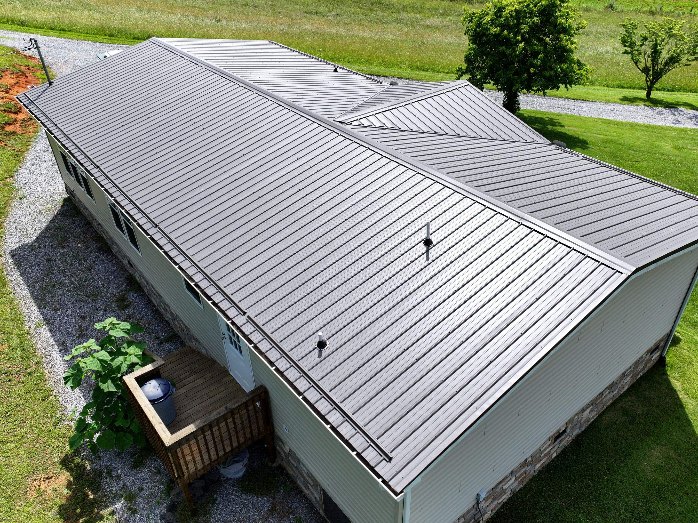 Williams Residence by Omnia Roofing