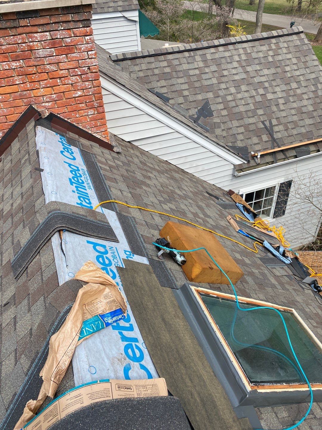 Roof Replacement using CertainTeed Landmark by 180 Contractors
