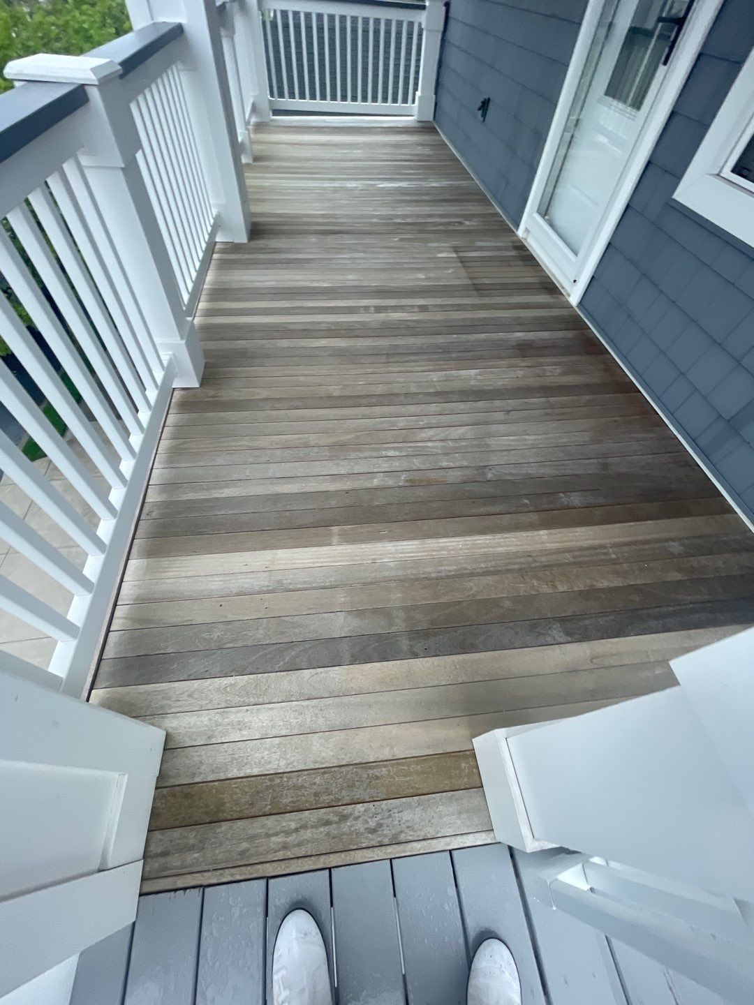 Building Wash, Decks, Railings & concrete by SJ Exterior