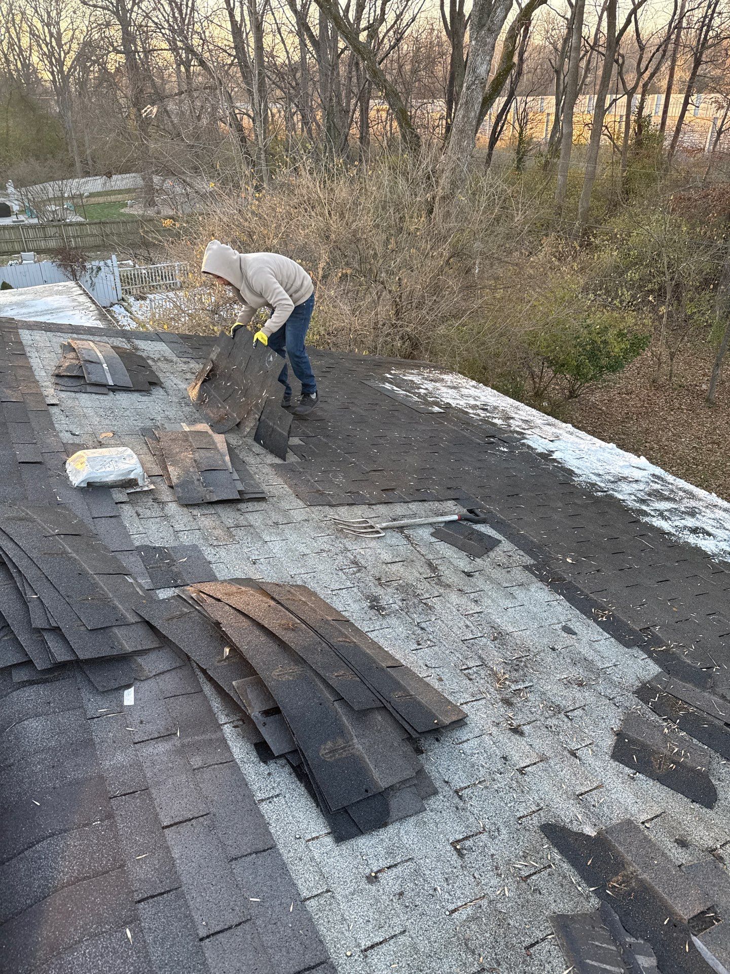 GAF Timberline HDZ Asphalt Shingle Roof Replacement in St. Louis by Acute Roofing And Exteriors 