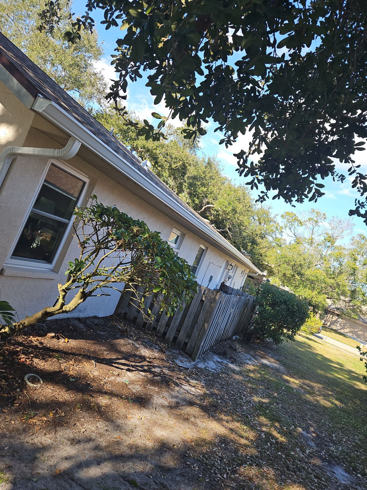 Seamless Aluminum Gutter Installation using 6 Inch Seamless Gutters in Sarasota FL by Gutter Professors