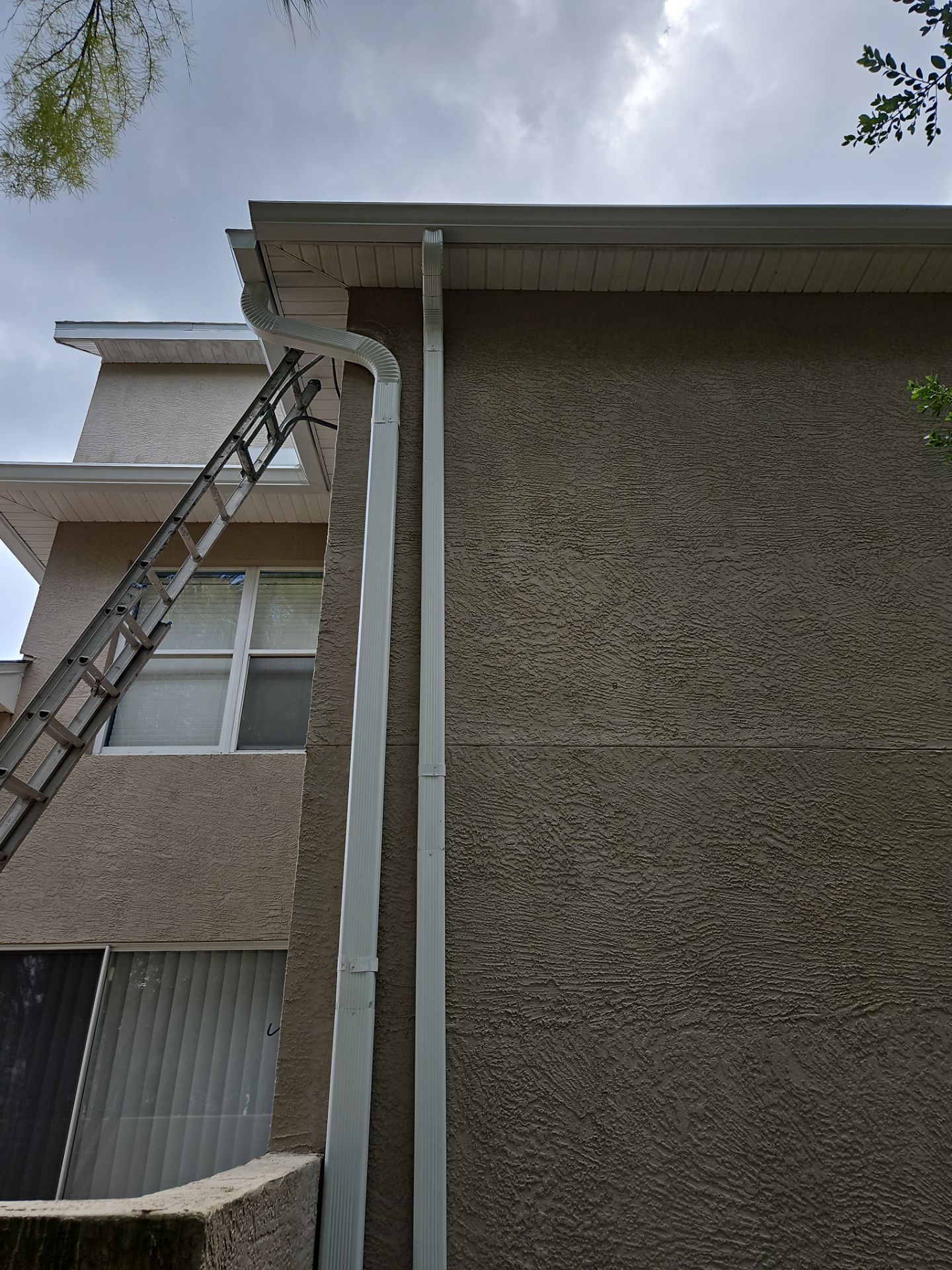 Gutter Cleaning Service and Gutter Guard in Fort Myers FL by Gutter Professors
