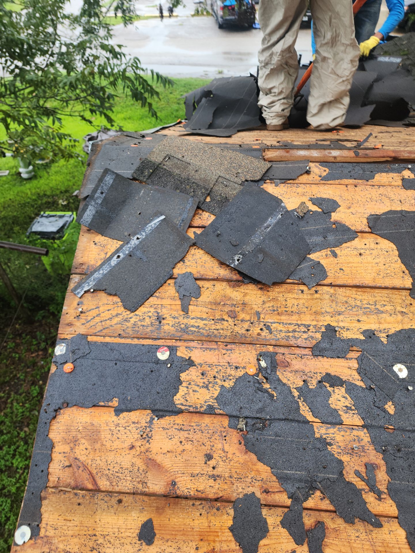 Residential Roofing Installation using Owen's Corning Duration (Lifetime) Shingles by Roof Repair Company
