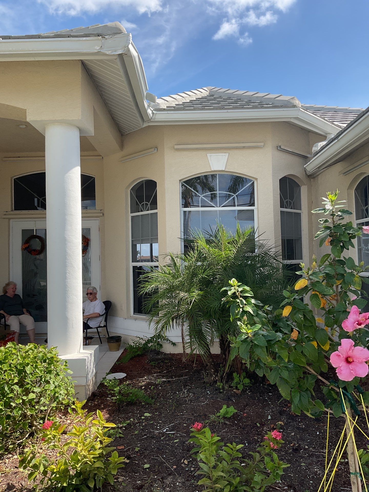 Seamless Gutters using Splash Guard in Cape Coral FL by Gutter Professors
