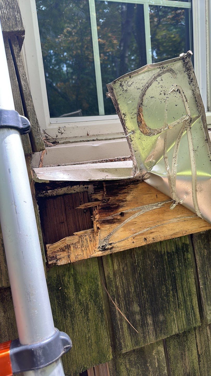 Fairfax Station: CertainTeed Landmark Pro Designer Shingles in Max Def Resawn Shake by RM Banning, Inc.