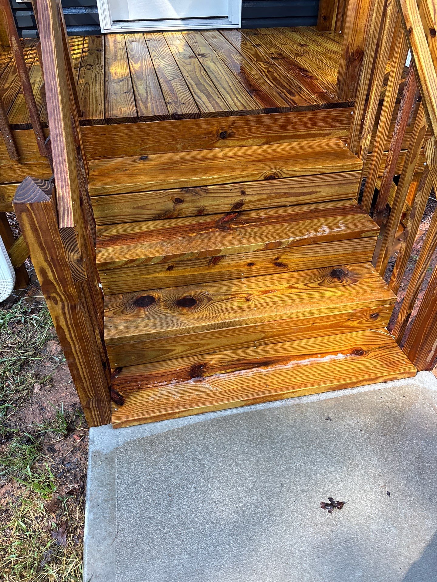 Wood Deck using Wood Sealant by DuraSeal