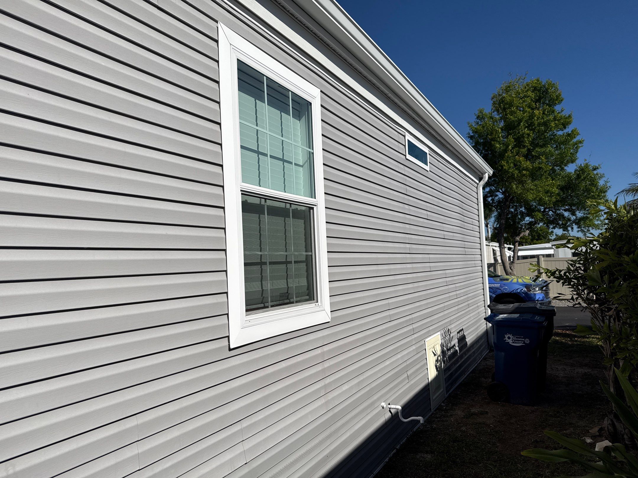 On-the-Spot Mobile Home House Wash in Terra Ceia, FL | Fisherman’s Cove RV Resort by Sunshine AquaWash