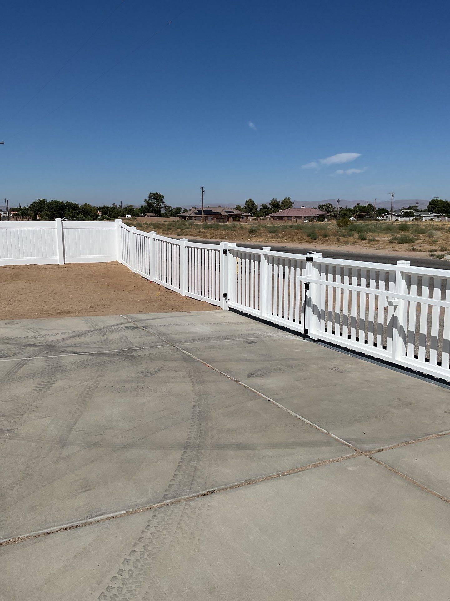 Fence Installation using vinyl pickett by Fence Guys Inc.