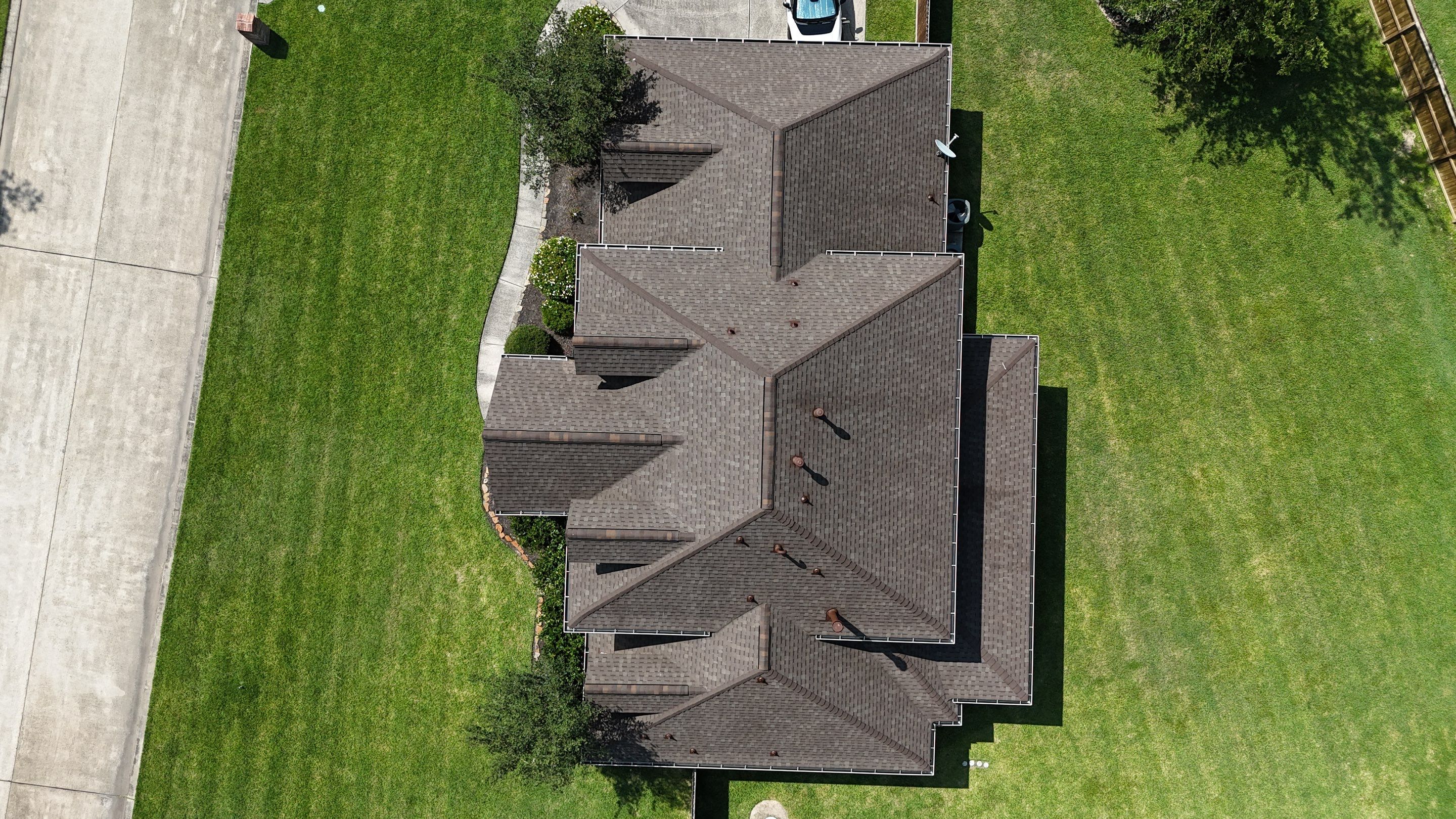 Huffman Roof Installation using Atlas Pinnacle Pristine by Modern BYLT Roofing & Construction