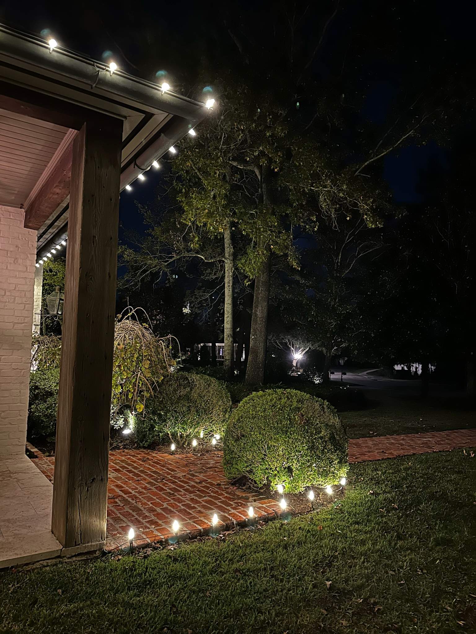 WINTER SERVICES: HOLIDAY LIGHTING C9 LED LIGHTING: ROOFLINE & LANDSCAPE by CutScape, LLC.