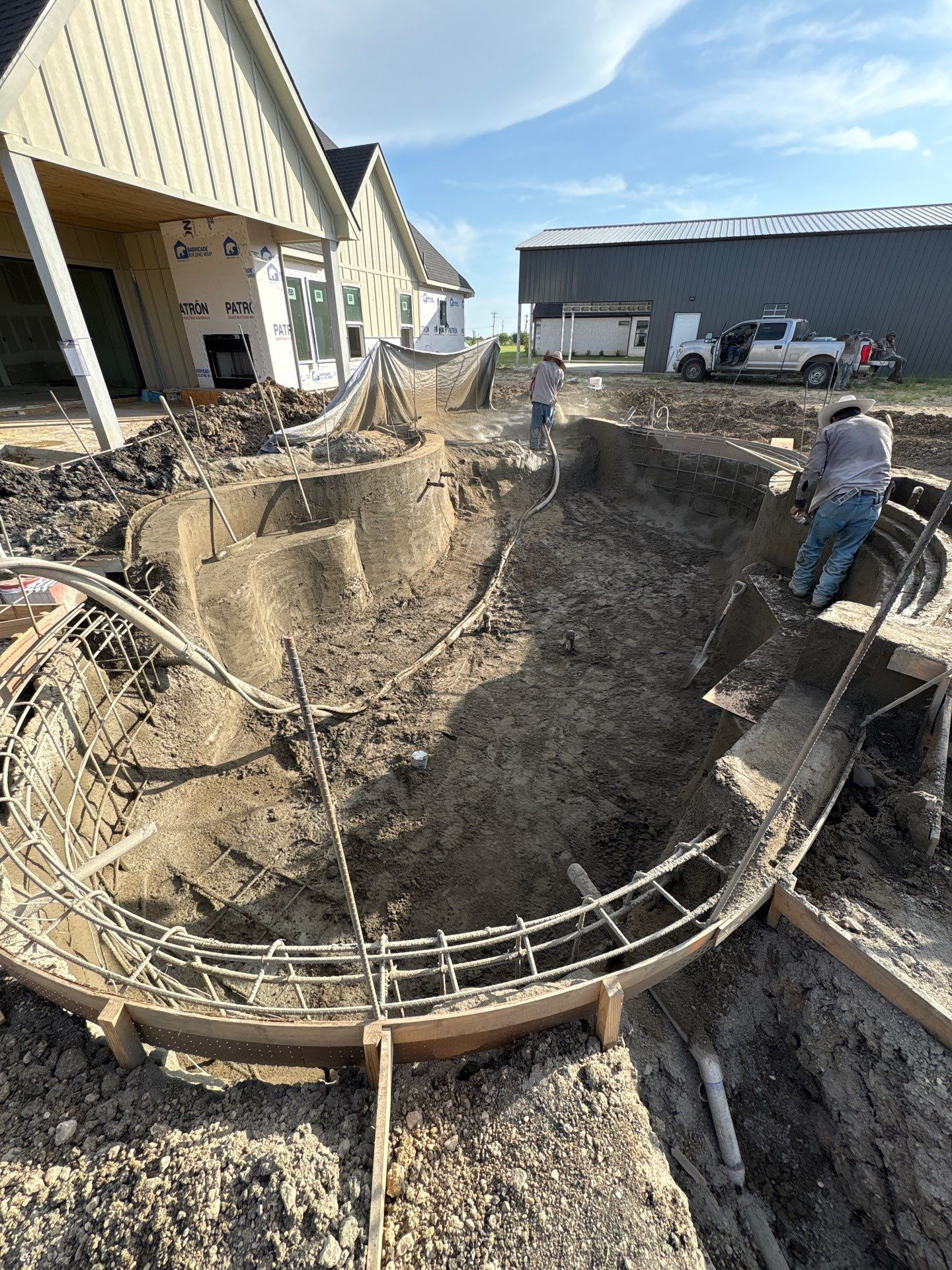 Large Freeform Pool with Beach Entry by Pinnacle Pools and Spas - DFW