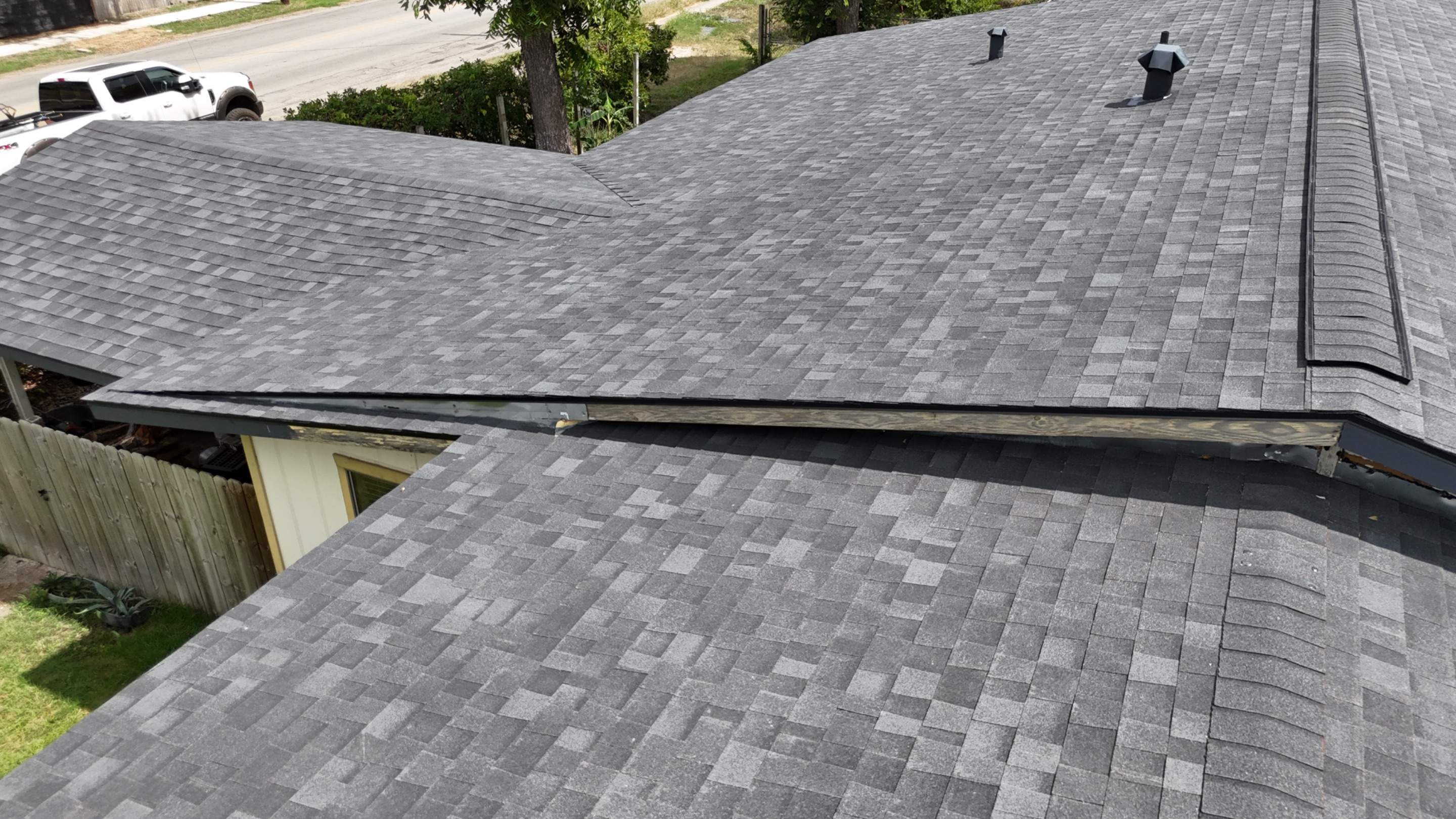 Onyx Black - Owens Corning TruDefinition Duration Oakridge by RoofsOnly.com
