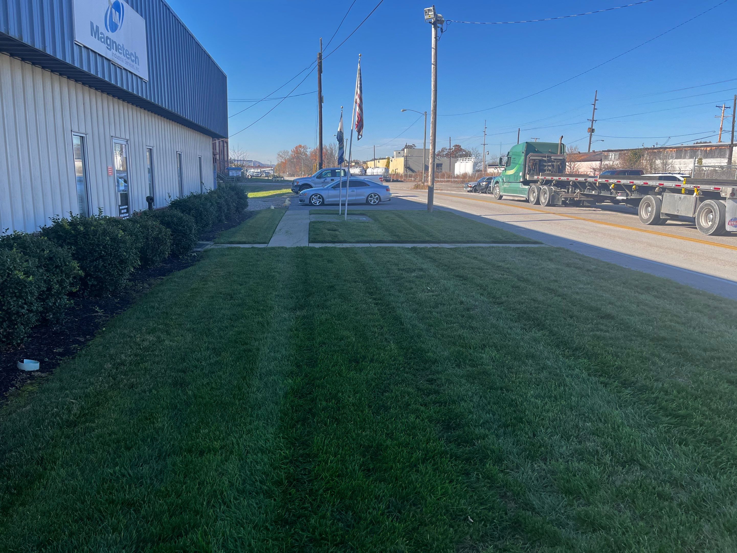 Full service mow and fertilizer before and after treatments using Fertilizer/Lime/and Mowing by GrassBusters, Inc.