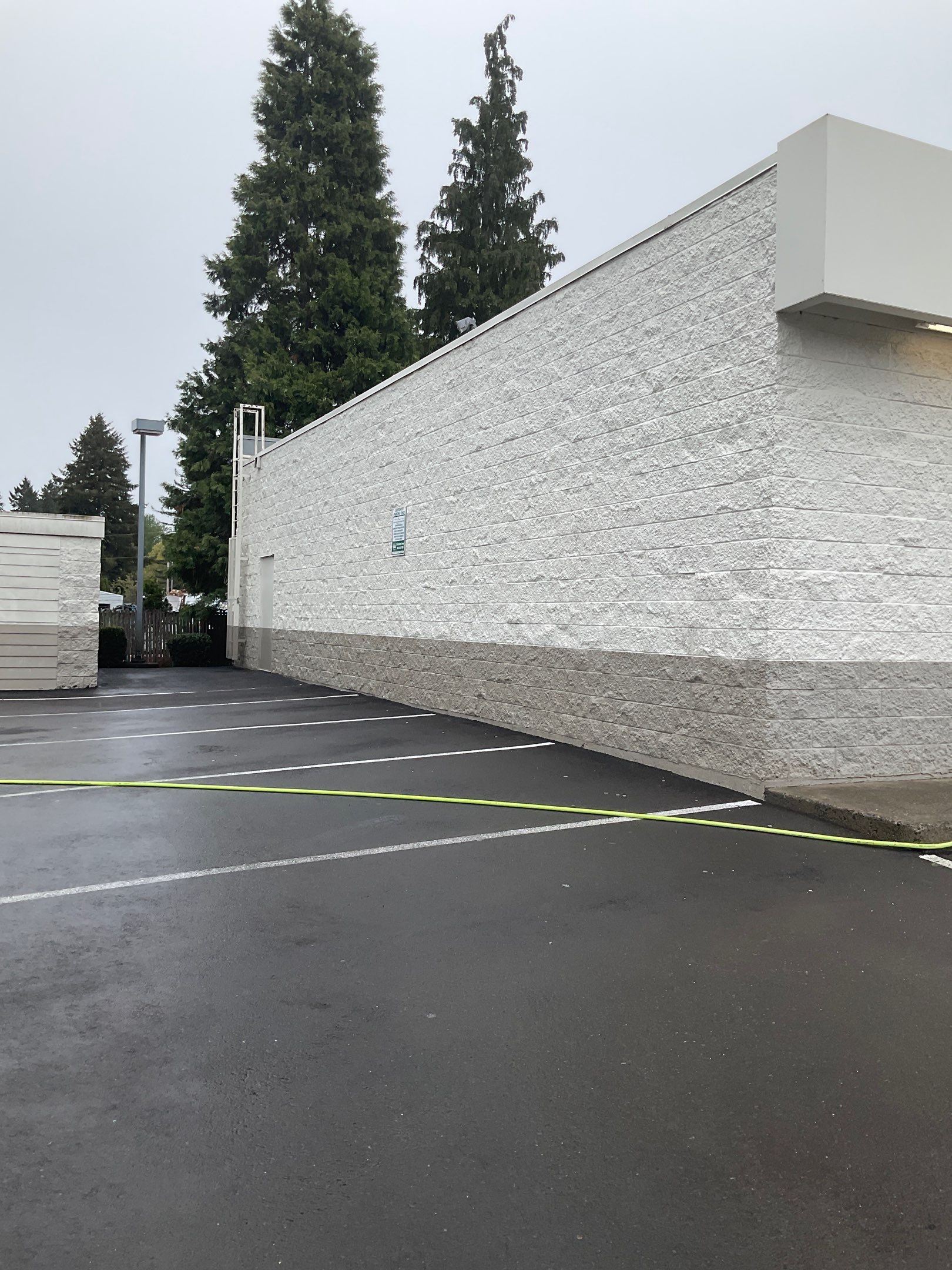 Store wash using Soft wash solution by Willamette Outdoor Wash LLC