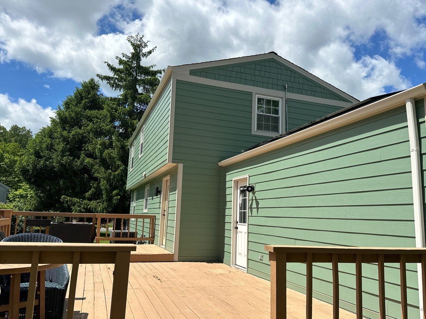 Siding Installation using JH Cedarmill Plank Dream by ExteriorPros