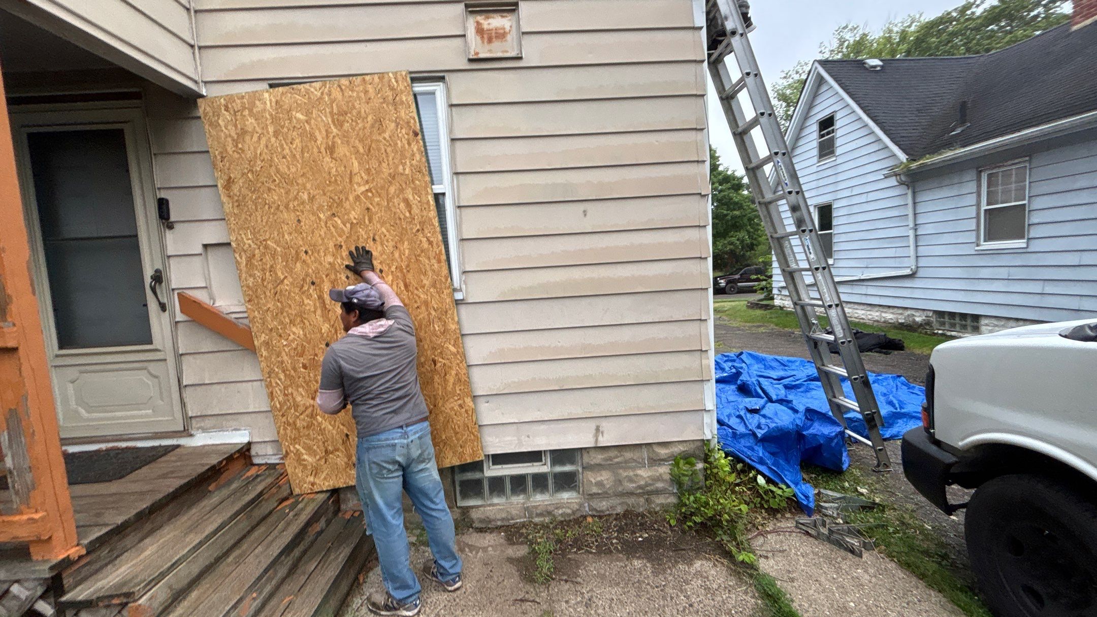Roof Replacement using Owens Corning Brownwood by 180 Contractors