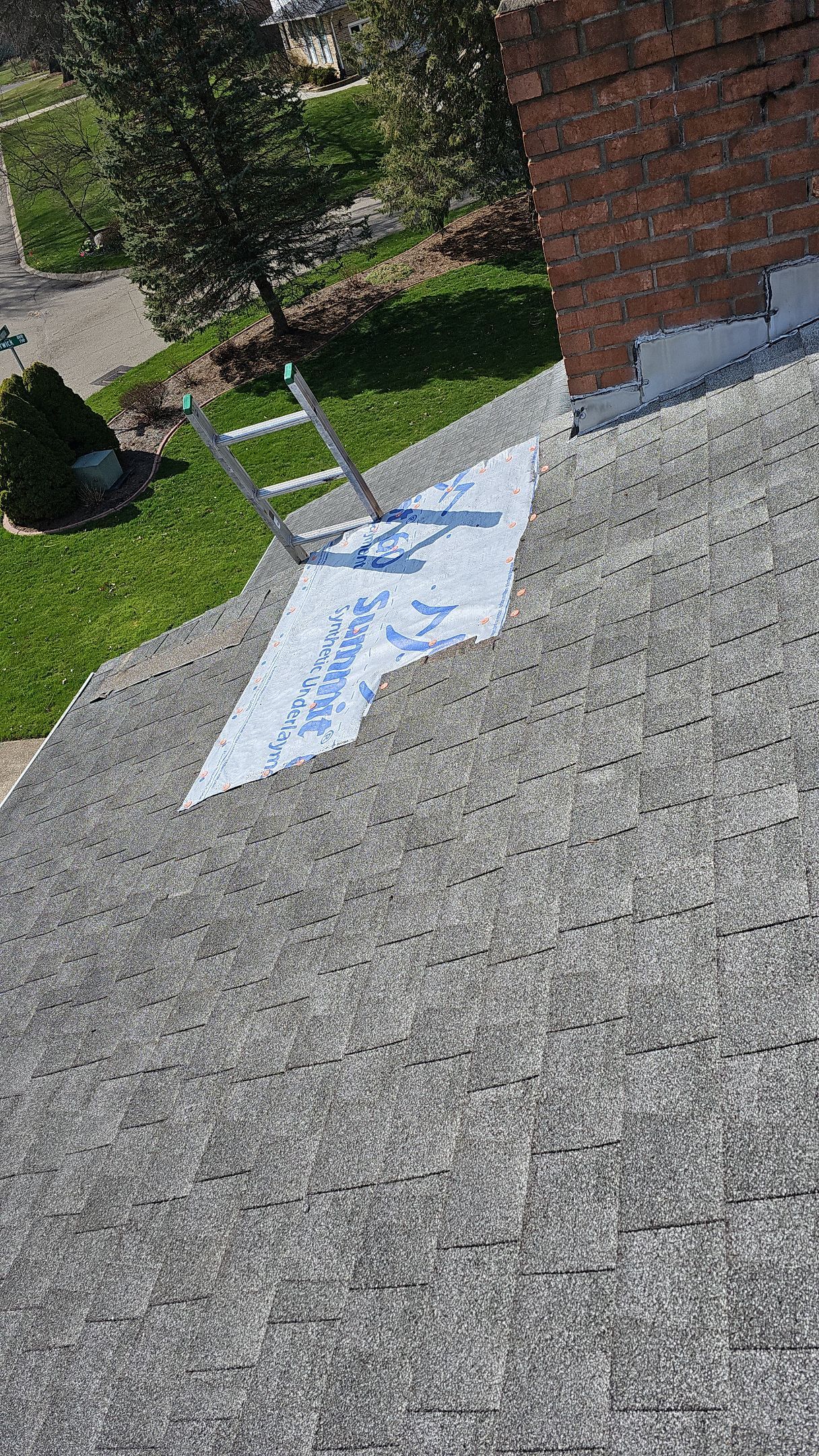 ATLAS PINNACLE COLOR: COASTAL GRANITE by Eagle Eye Roofing