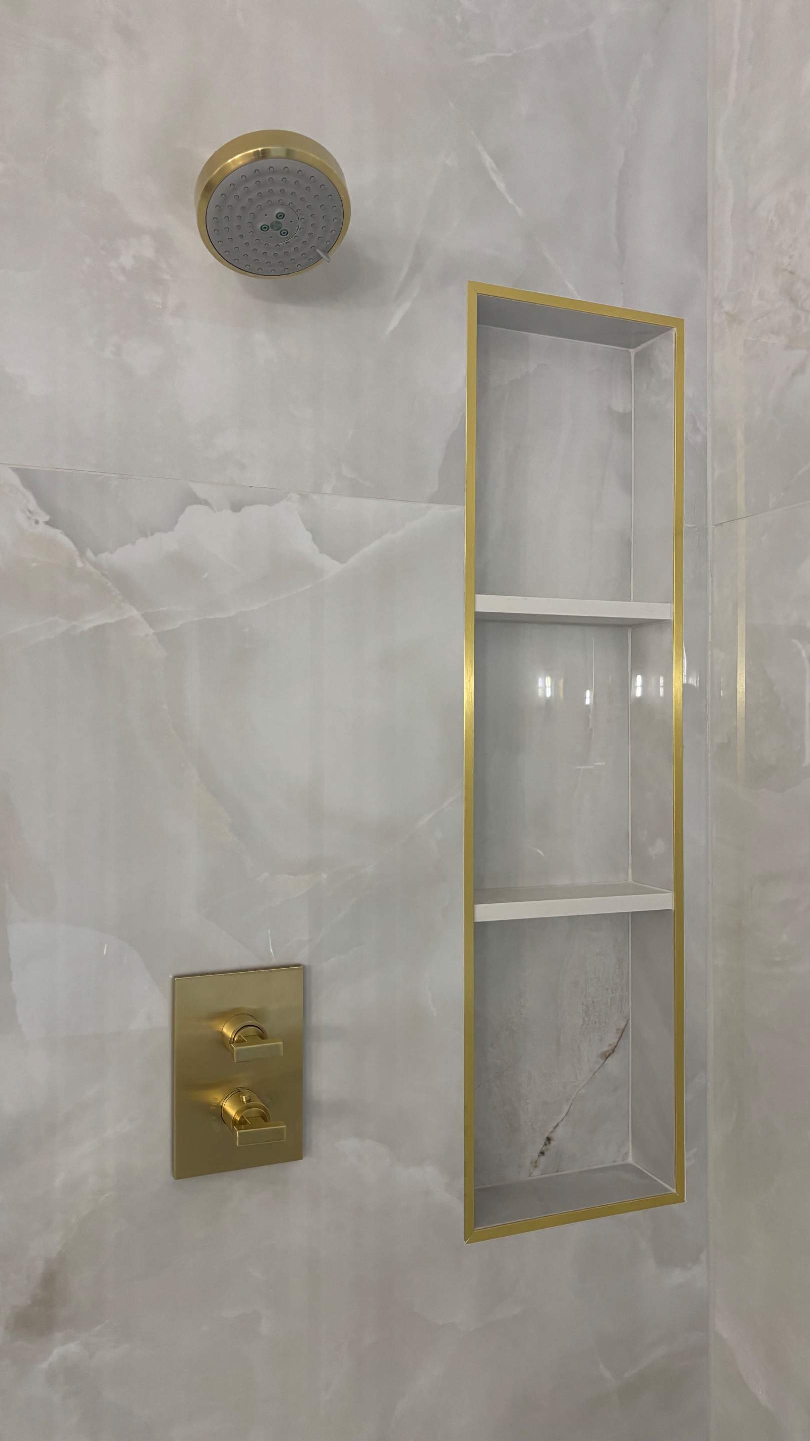 Master bathroom renovation by Prudencio