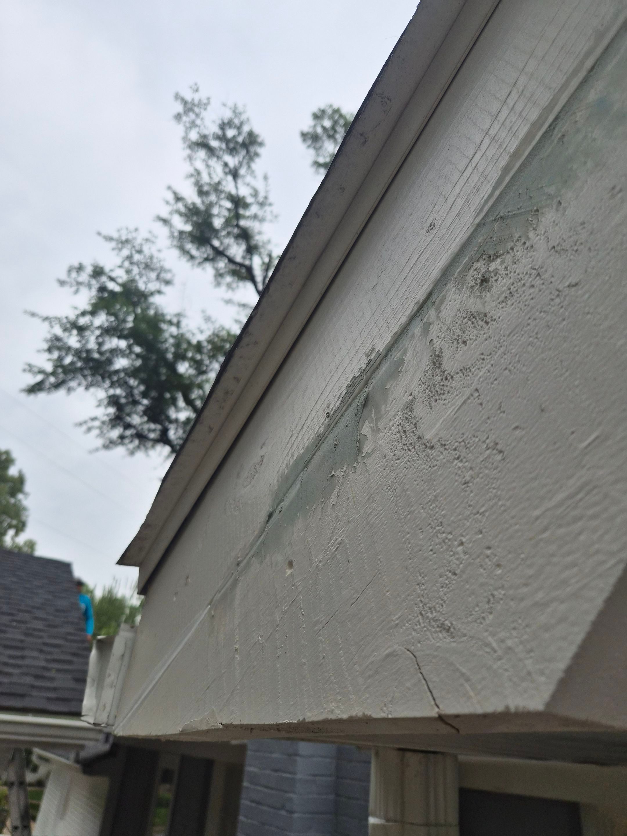 From Gray to Modern White: Exterior Repaint in Tyler, TX by Quality Coats Painting