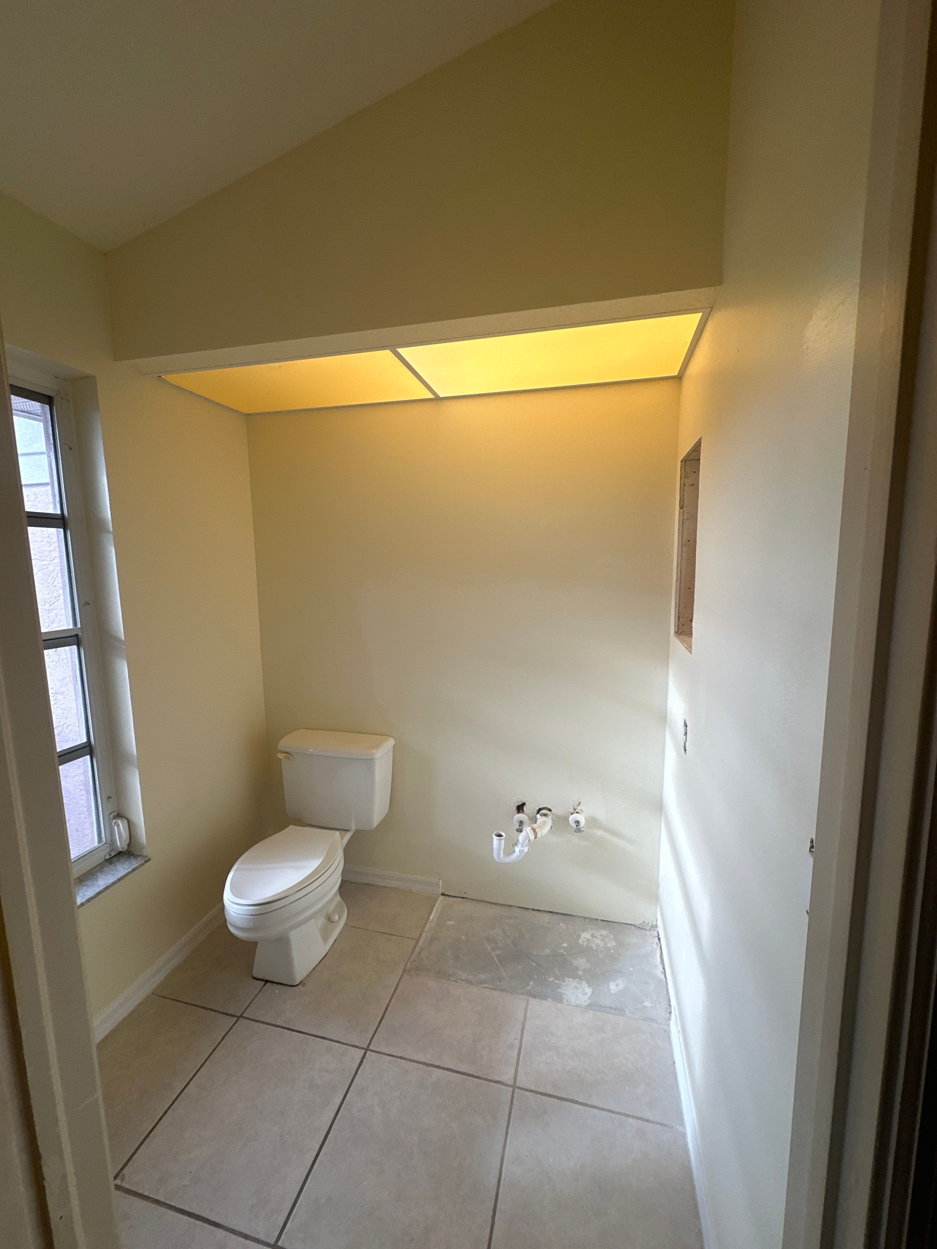 Lenny Van Denhandel - Interior by Fresh Coat Painters