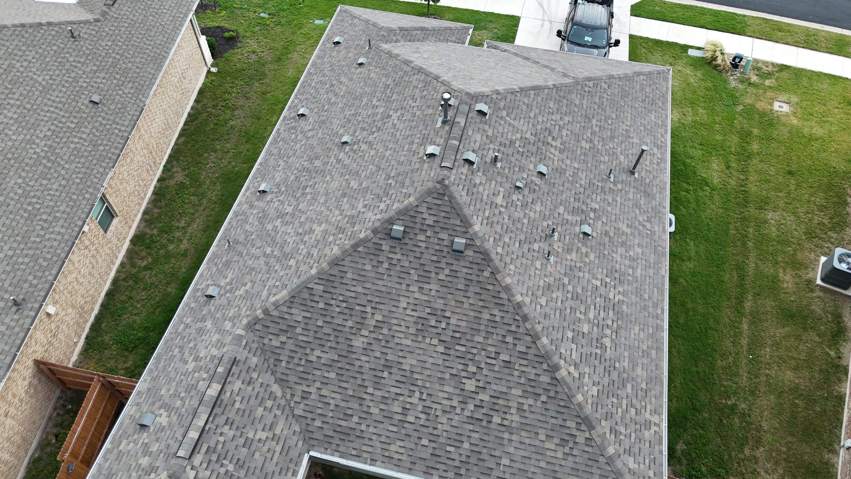 Weathered Wood - Malarkey Vista by RoofsOnly.com