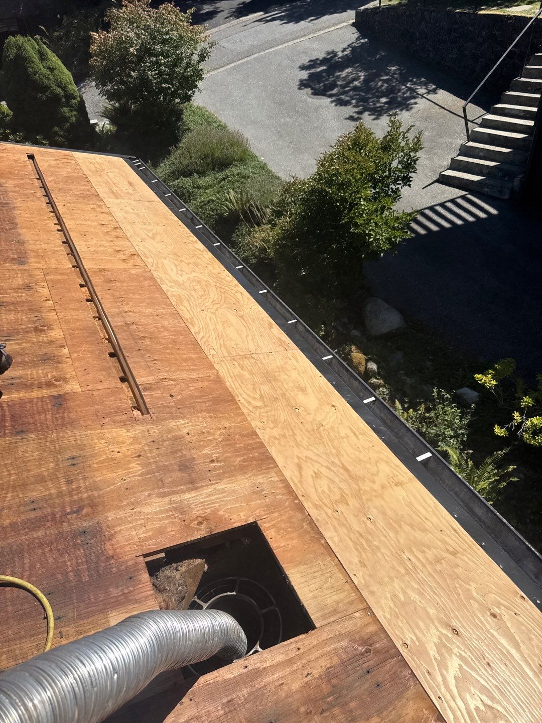 Residential Re-Roof using GAF Timberline HDZ Pewter Grey by Top Notch Roofing Inc