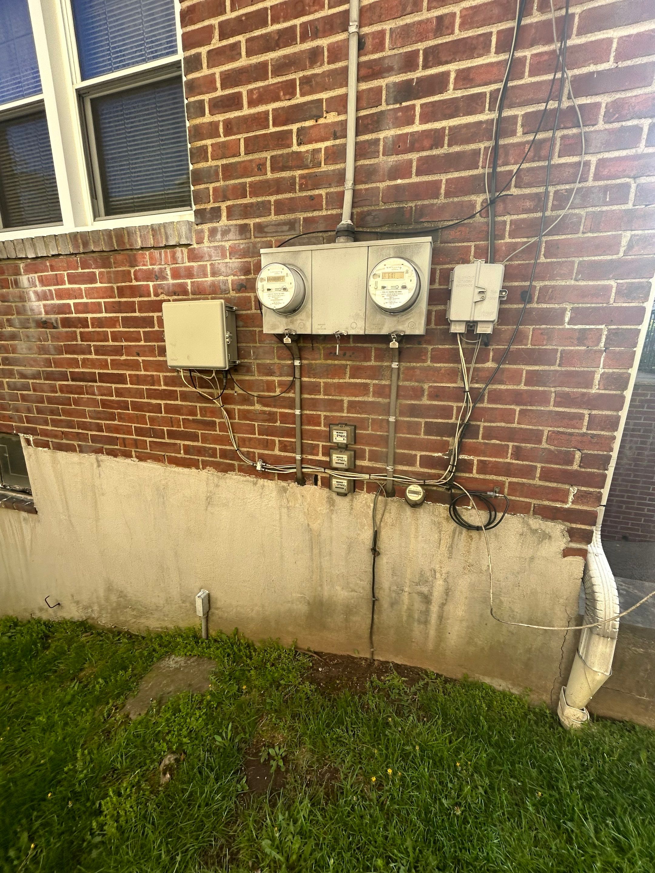Install Interconnecting Bond  by Staybright Electric