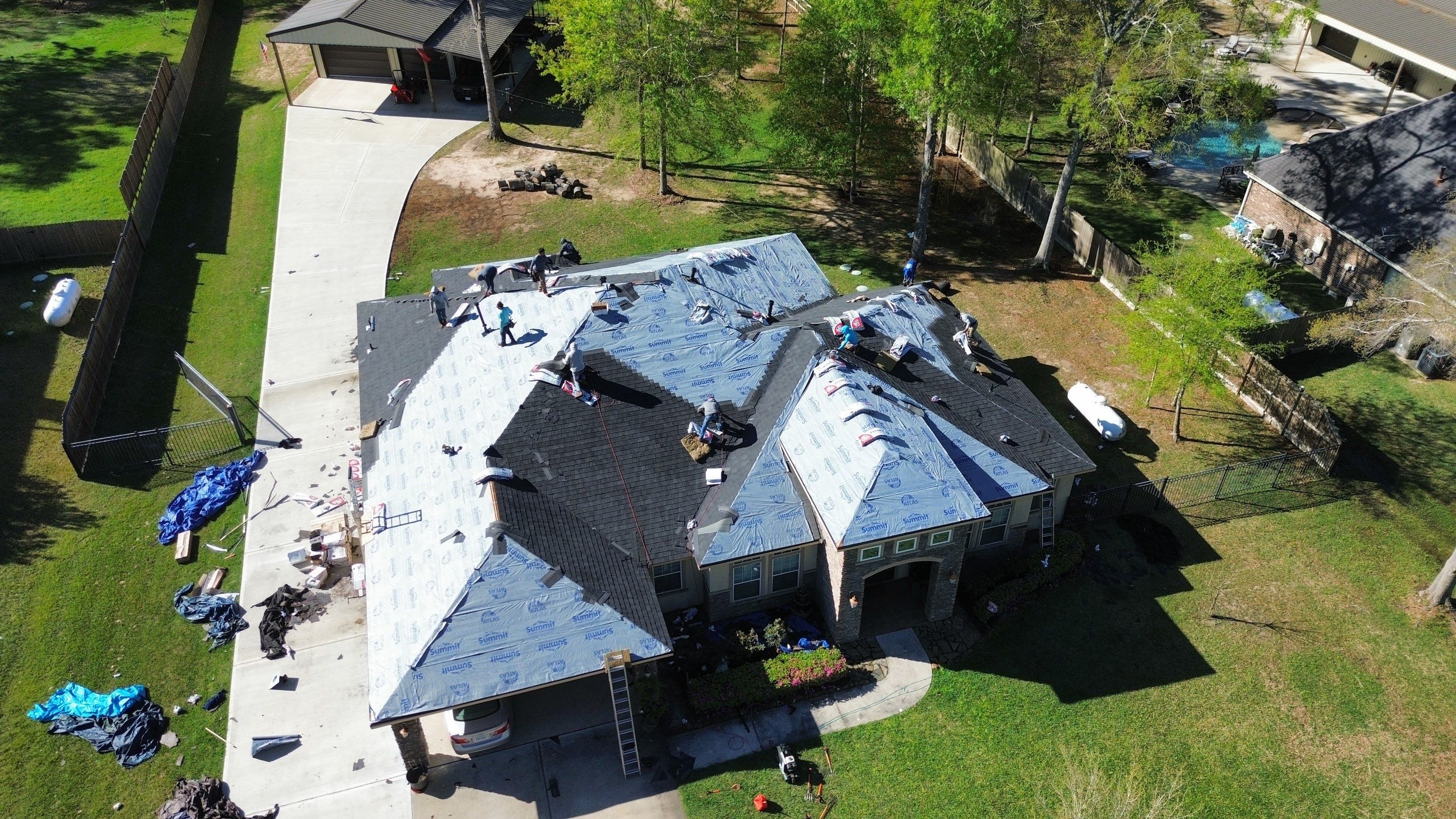 Huffman Roof Installation using Atlas Pinnacle Pristine by Modern BYLT Roofing & Construction